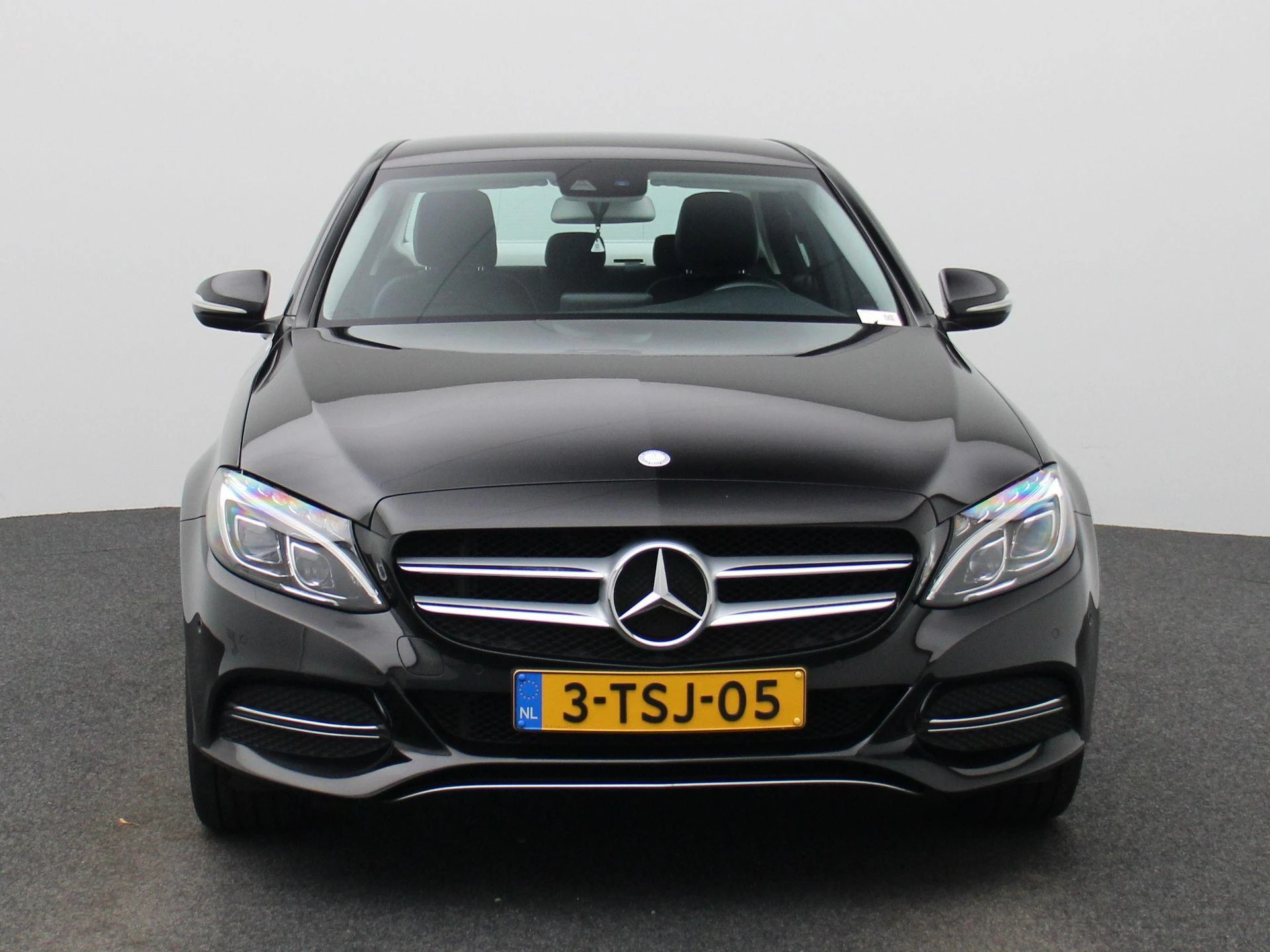 Mercedes-Benz-C-Klasse-image-2