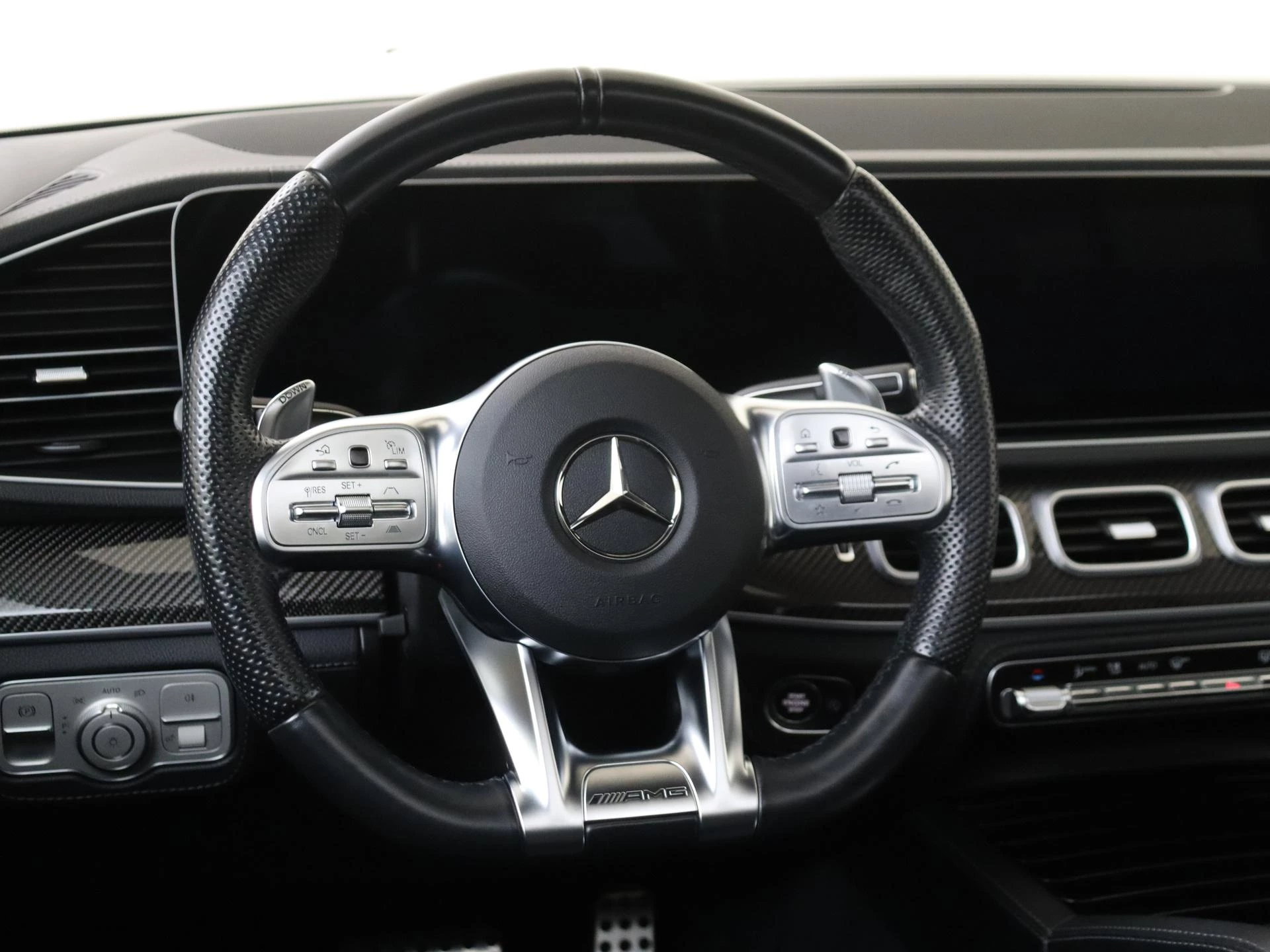 Mercedes-Benz-GLE-image-16