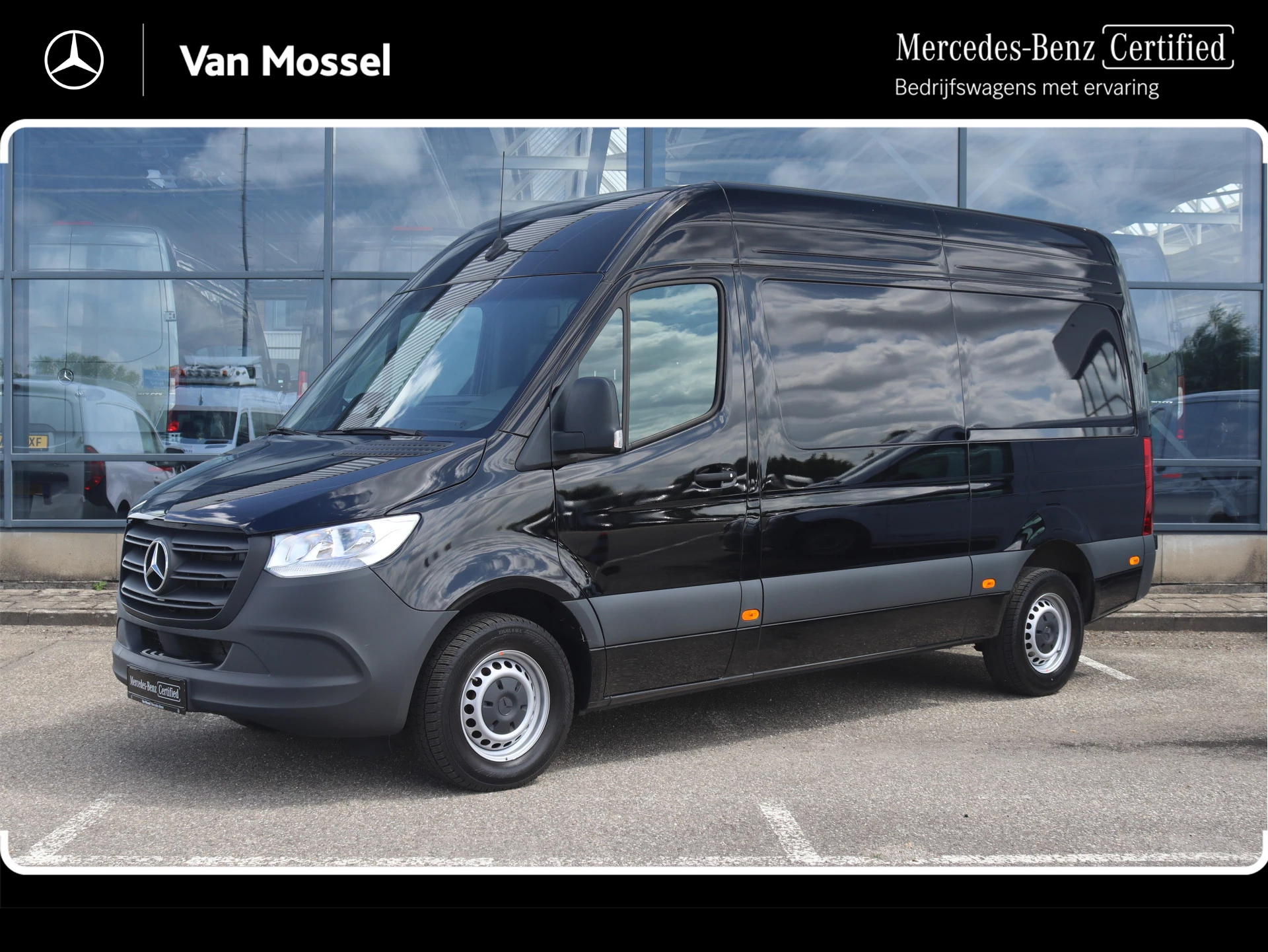 Mercedes-Benz-Sprinter-image-0