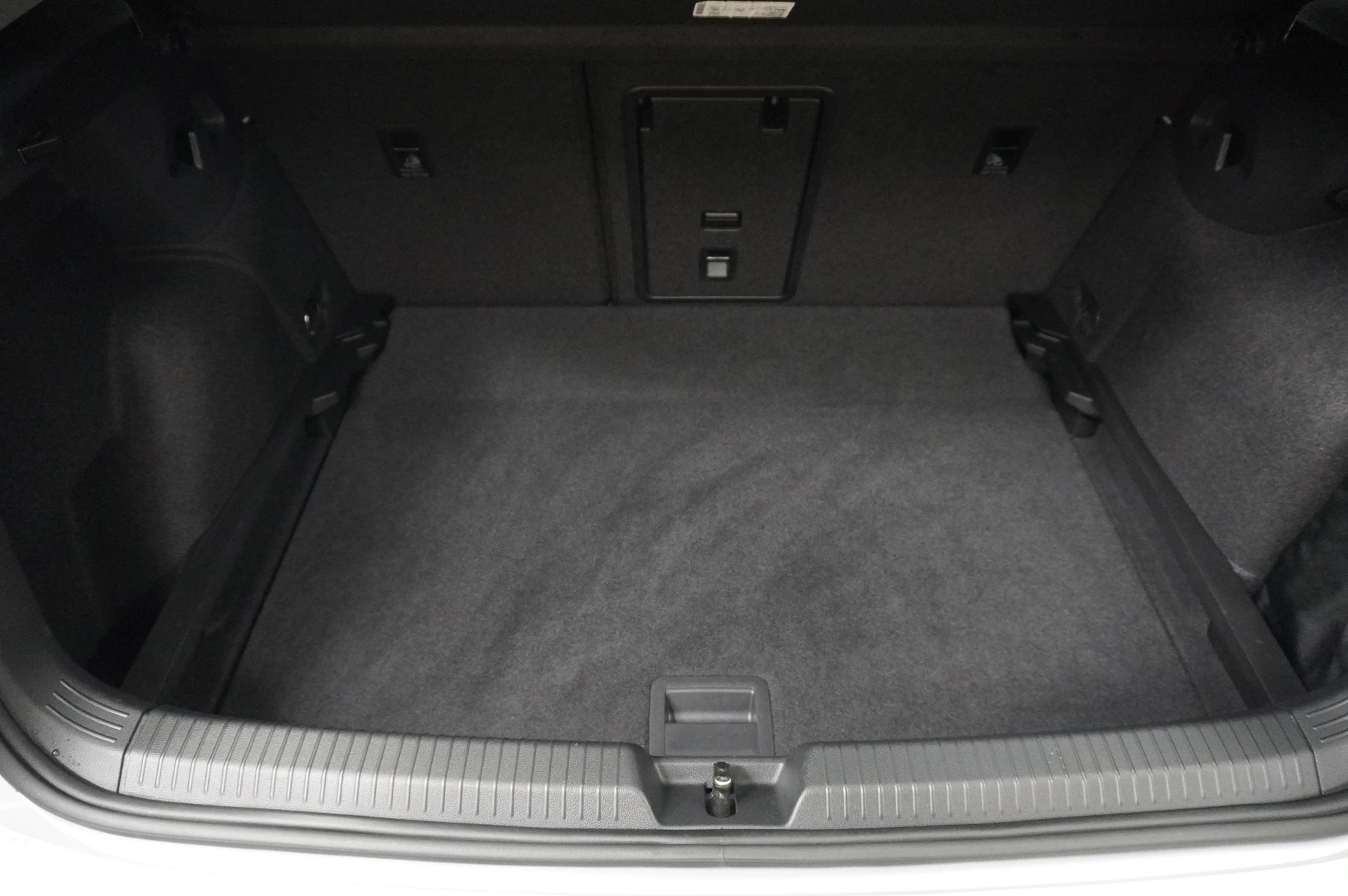 Volkswagen-Golf-image-14