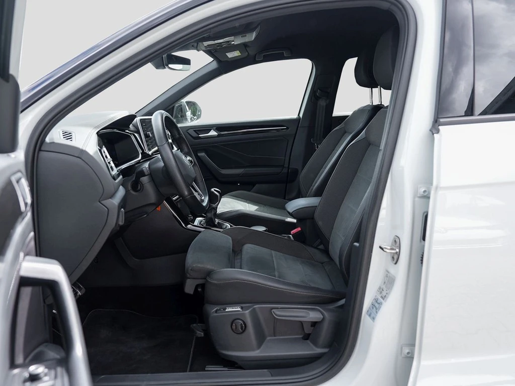 Volkswagen-T-Roc-image-18