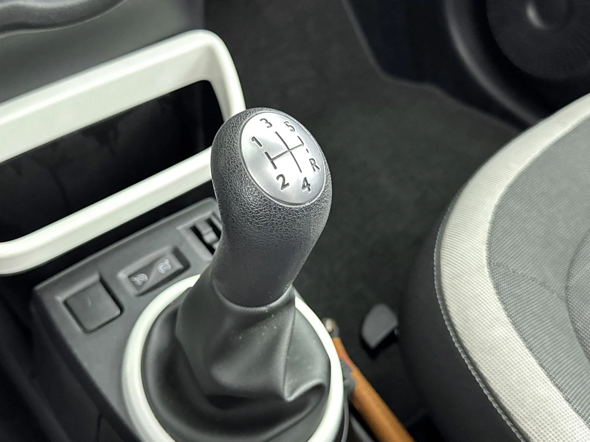 Renault-Twingo-image-21