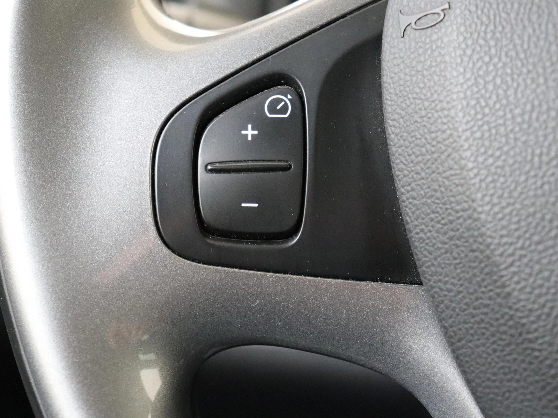 Renault-Clio-image-11