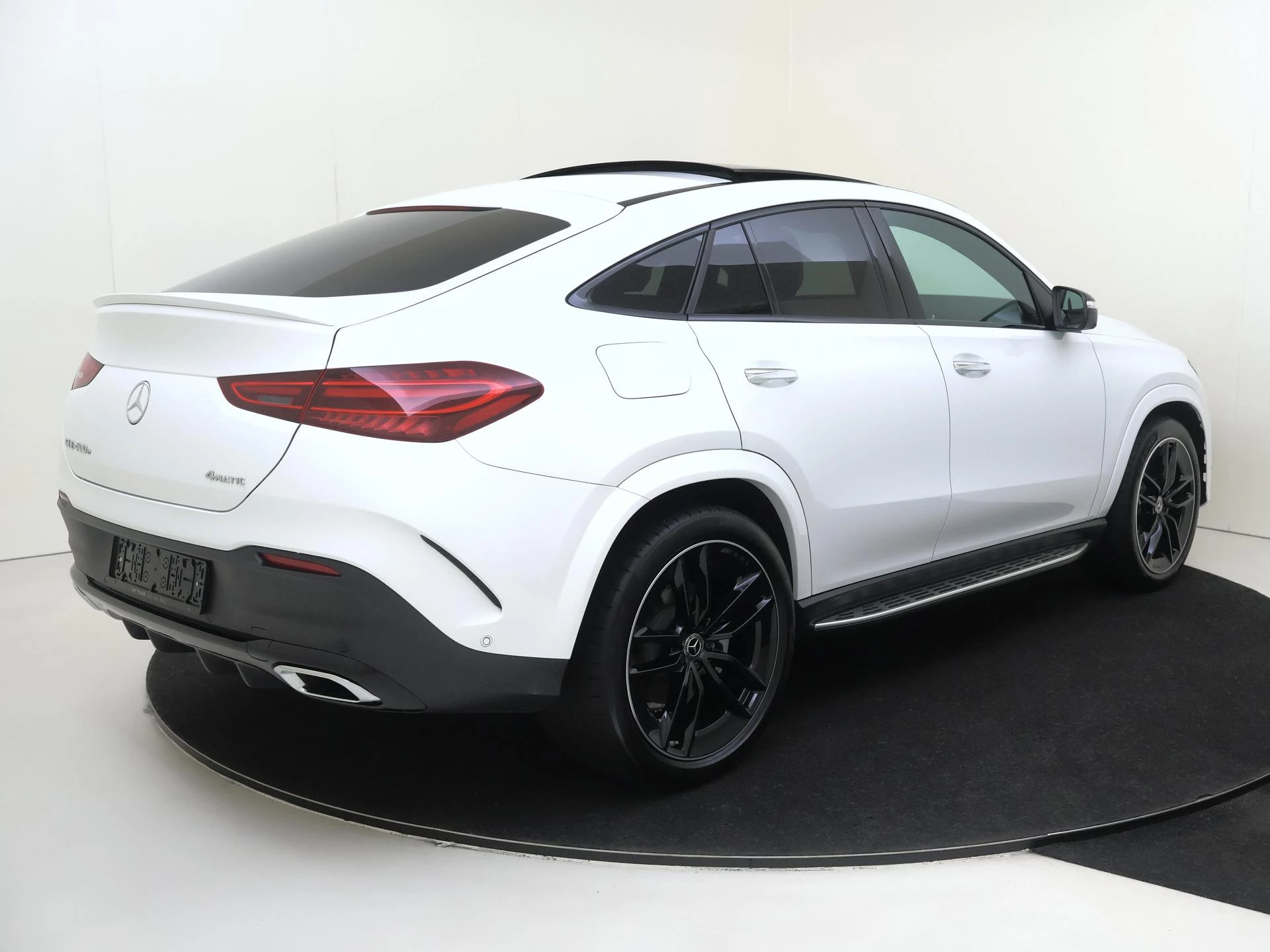 Mercedes-Benz-GLE-image-1