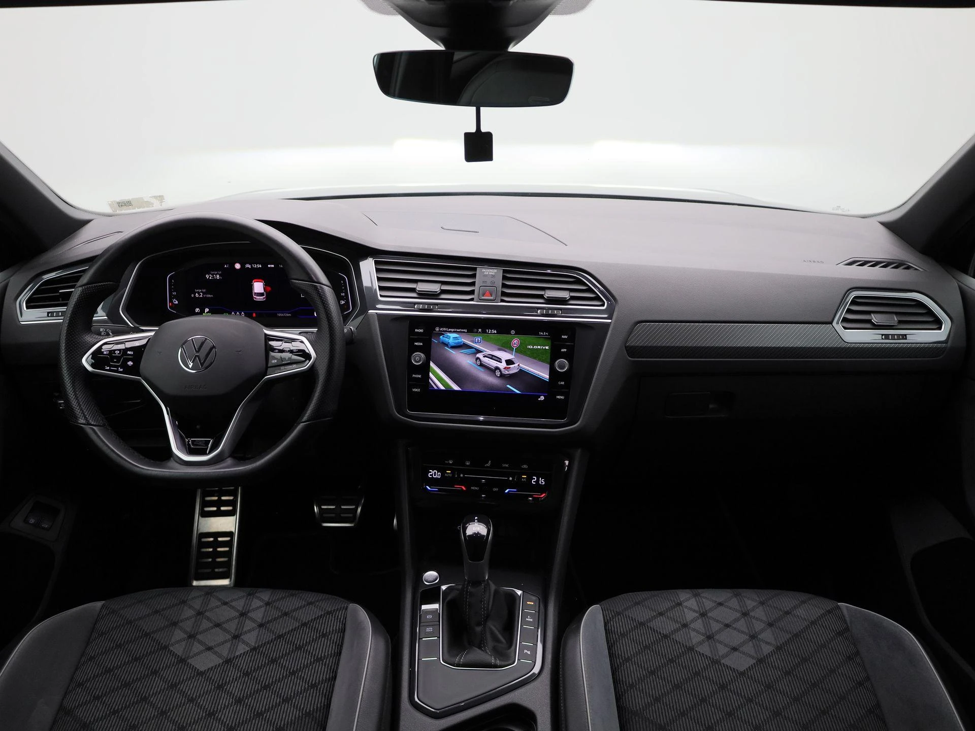 Volkswagen-Tiguan-image-40