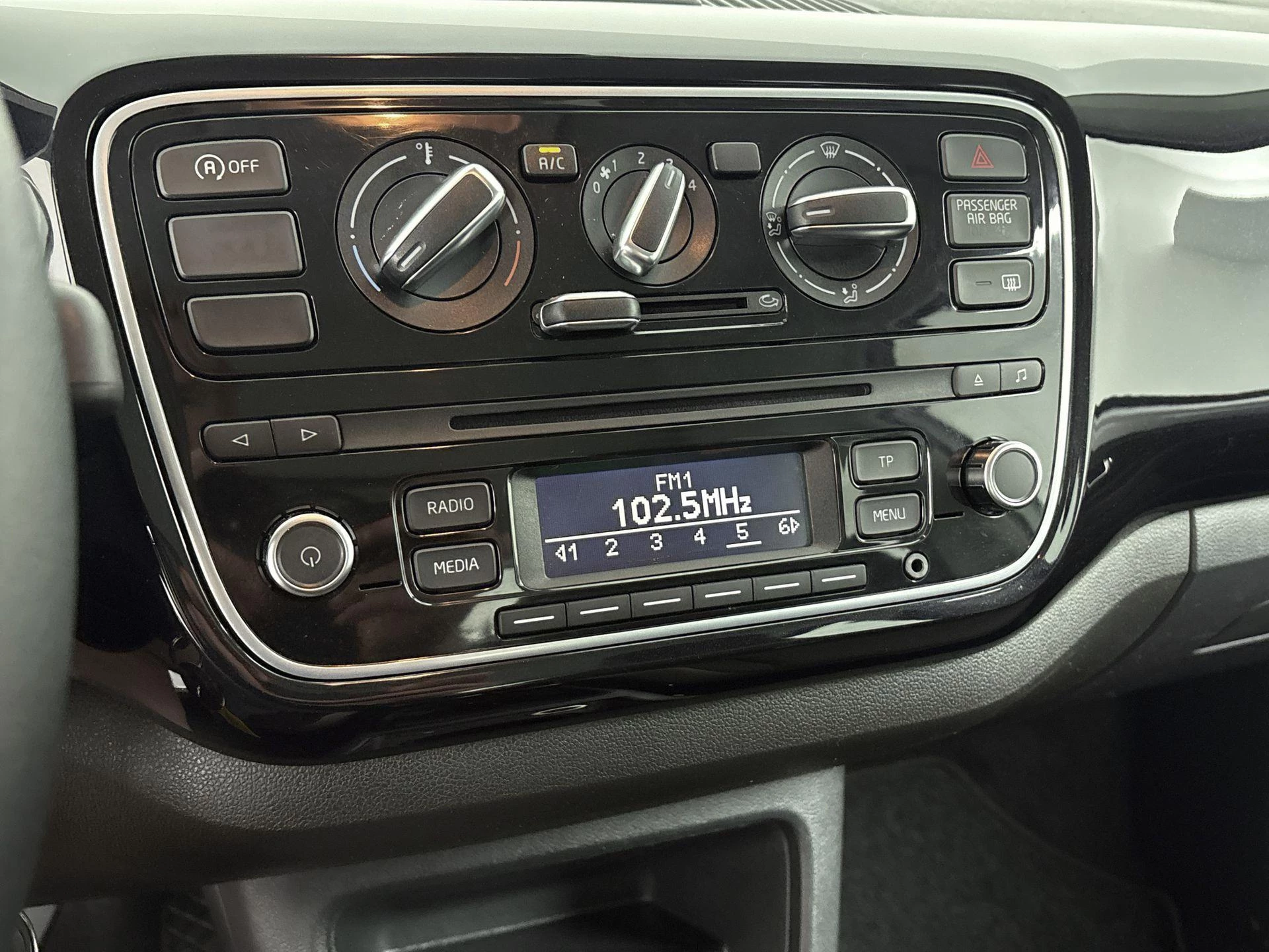 Volkswagen-up!-image-5
