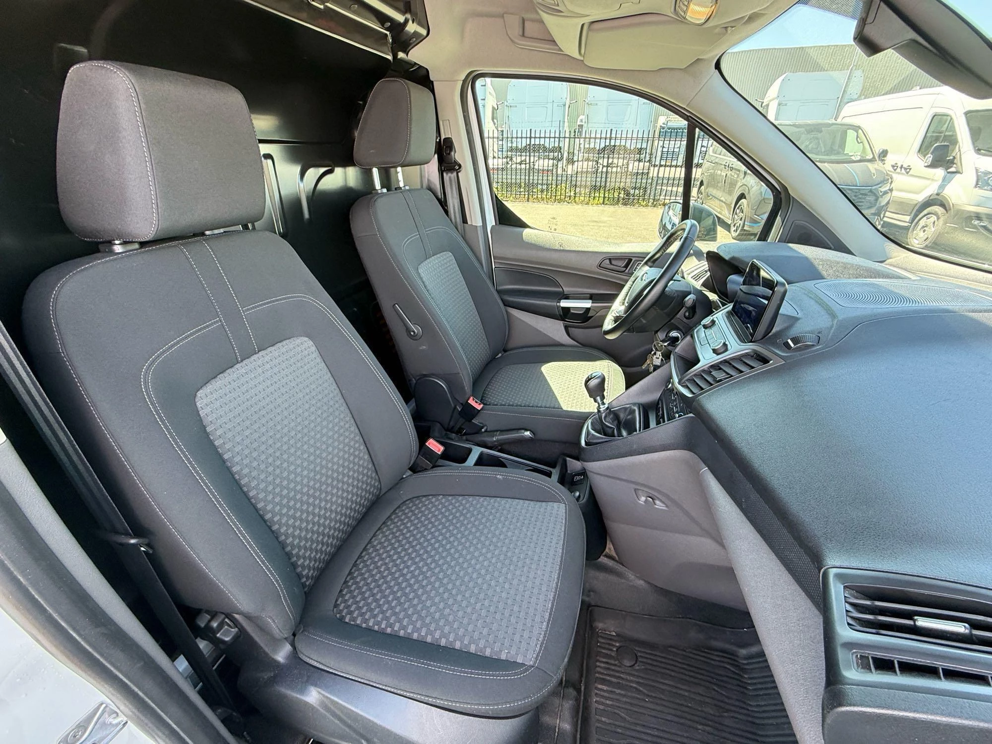 Ford-Transit Connect-image-8