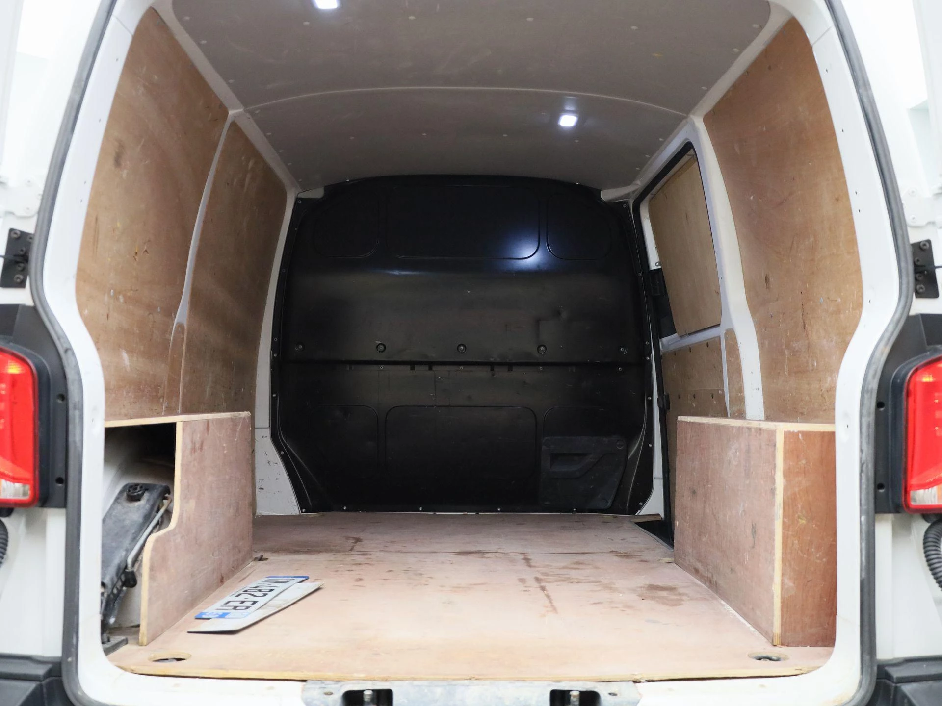 Volkswagen Transporter 2.0 TDI L1H1 110PK