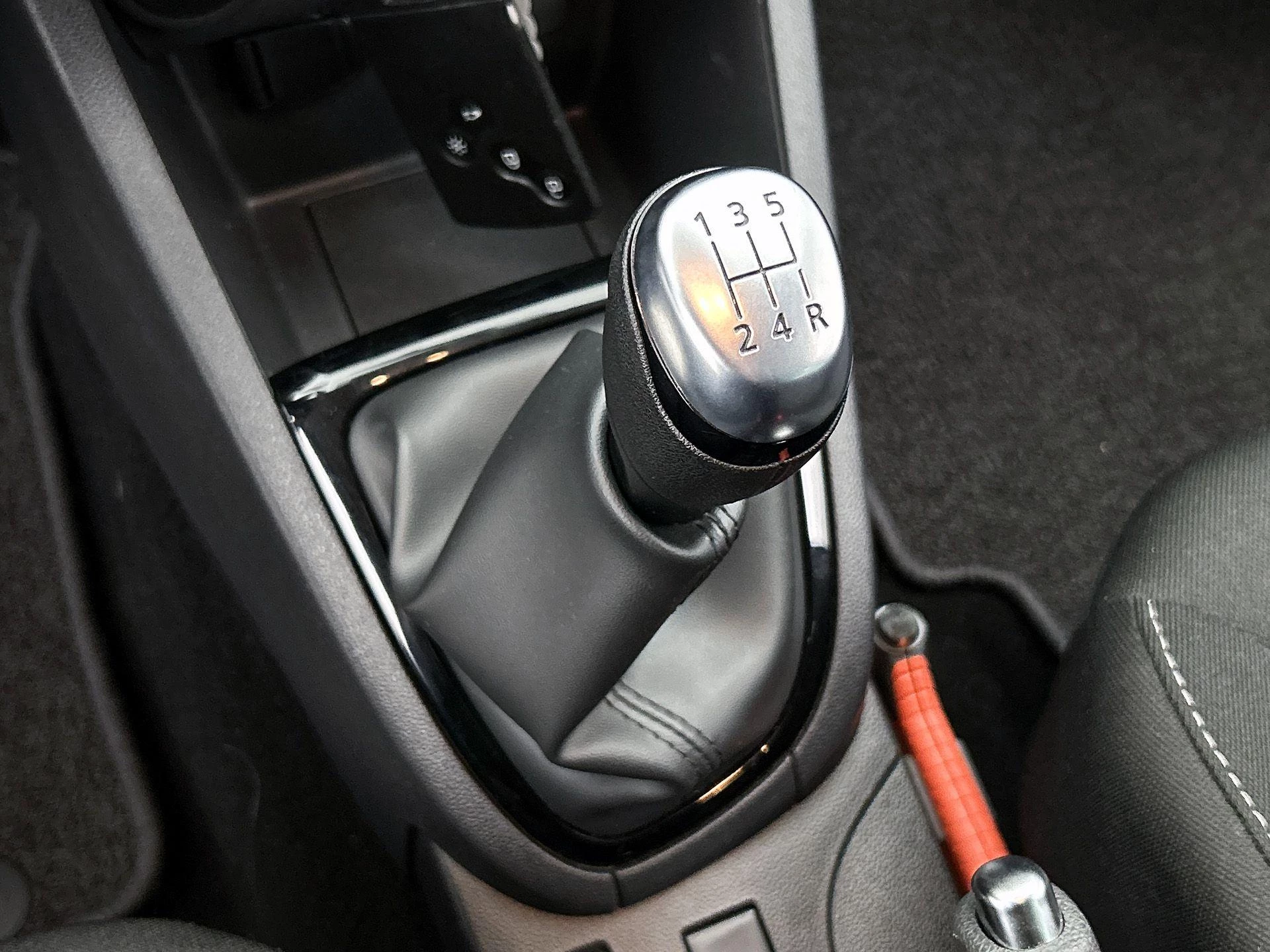 Renault-Clio-image-8