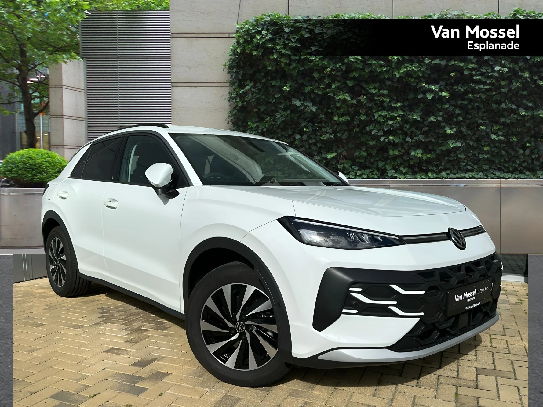Volkswagen-T-Roc-image-0