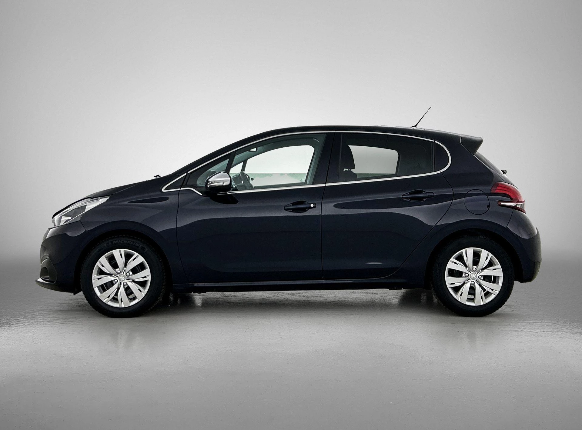 Peugeot-208-image-1