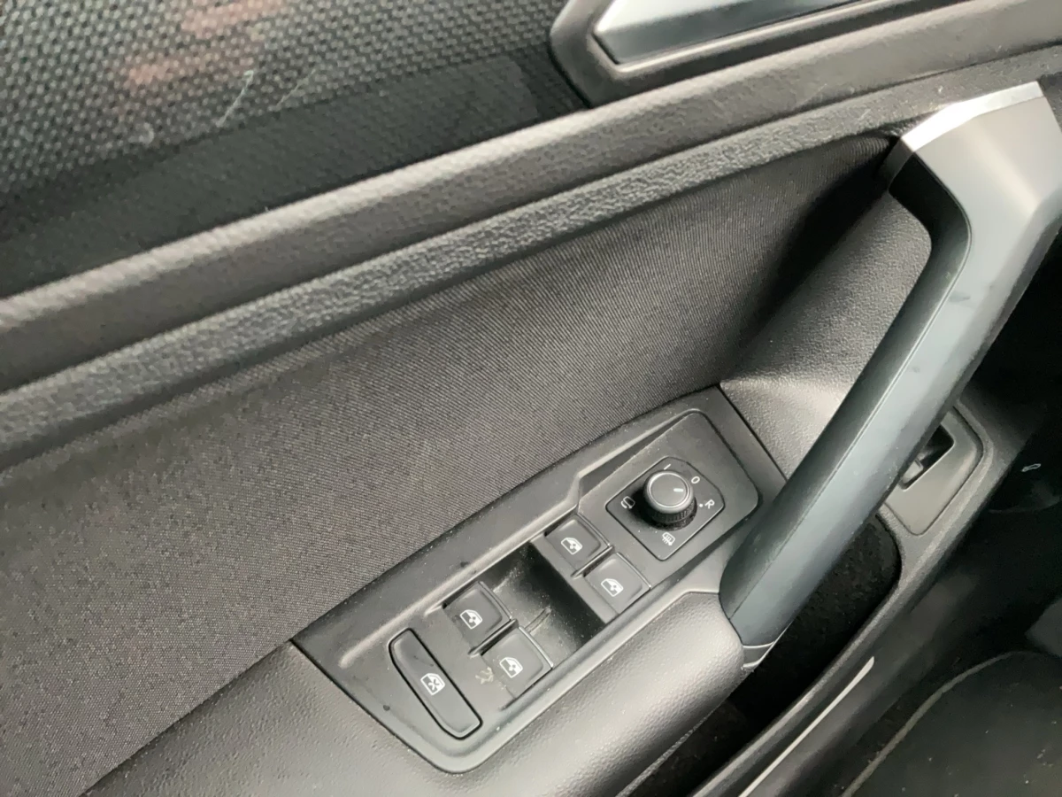 Volkswagen-Tiguan-image-15