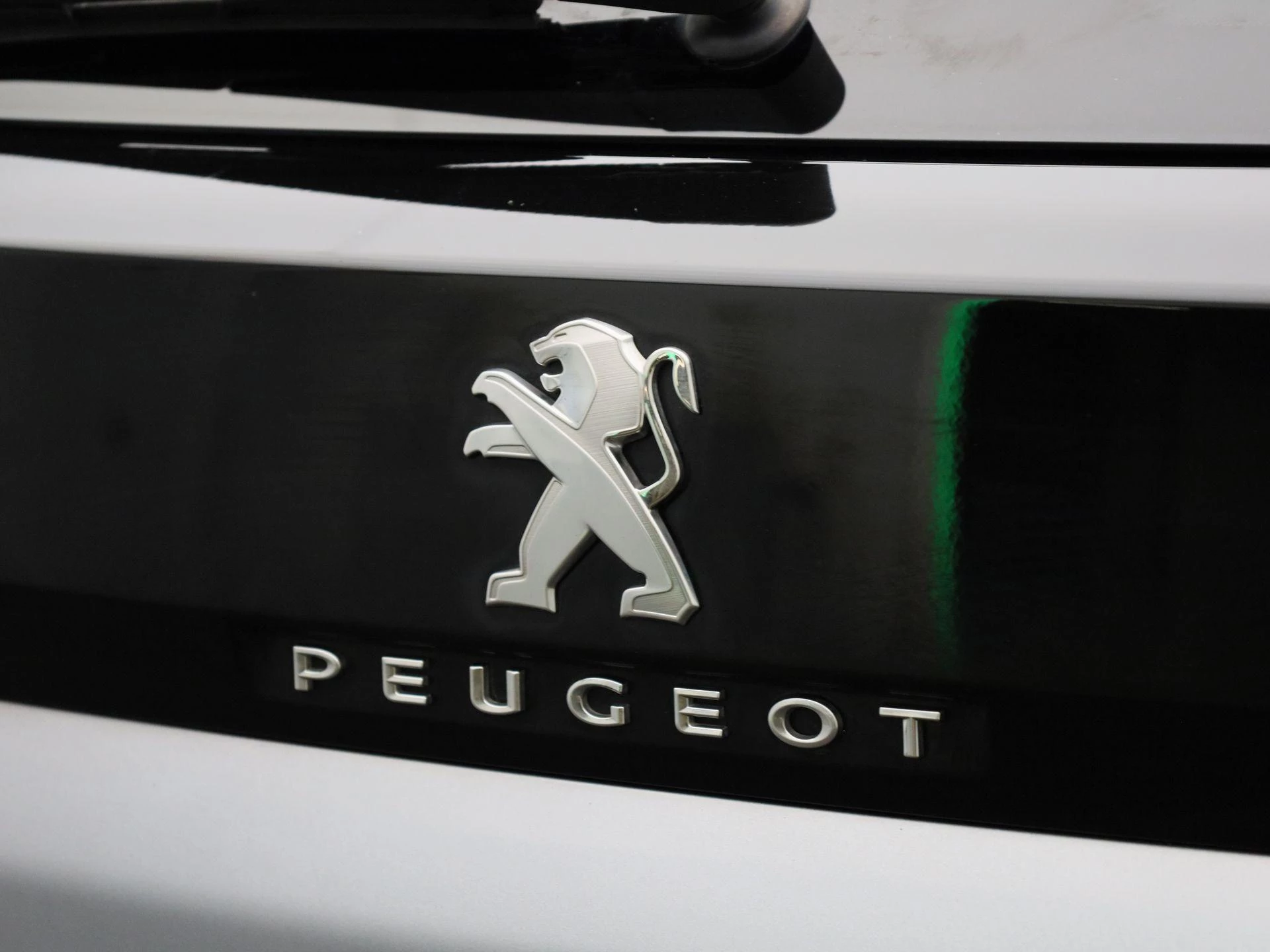Peugeot 3008 1.6 HYBRID4 300 e-Auto8 GT