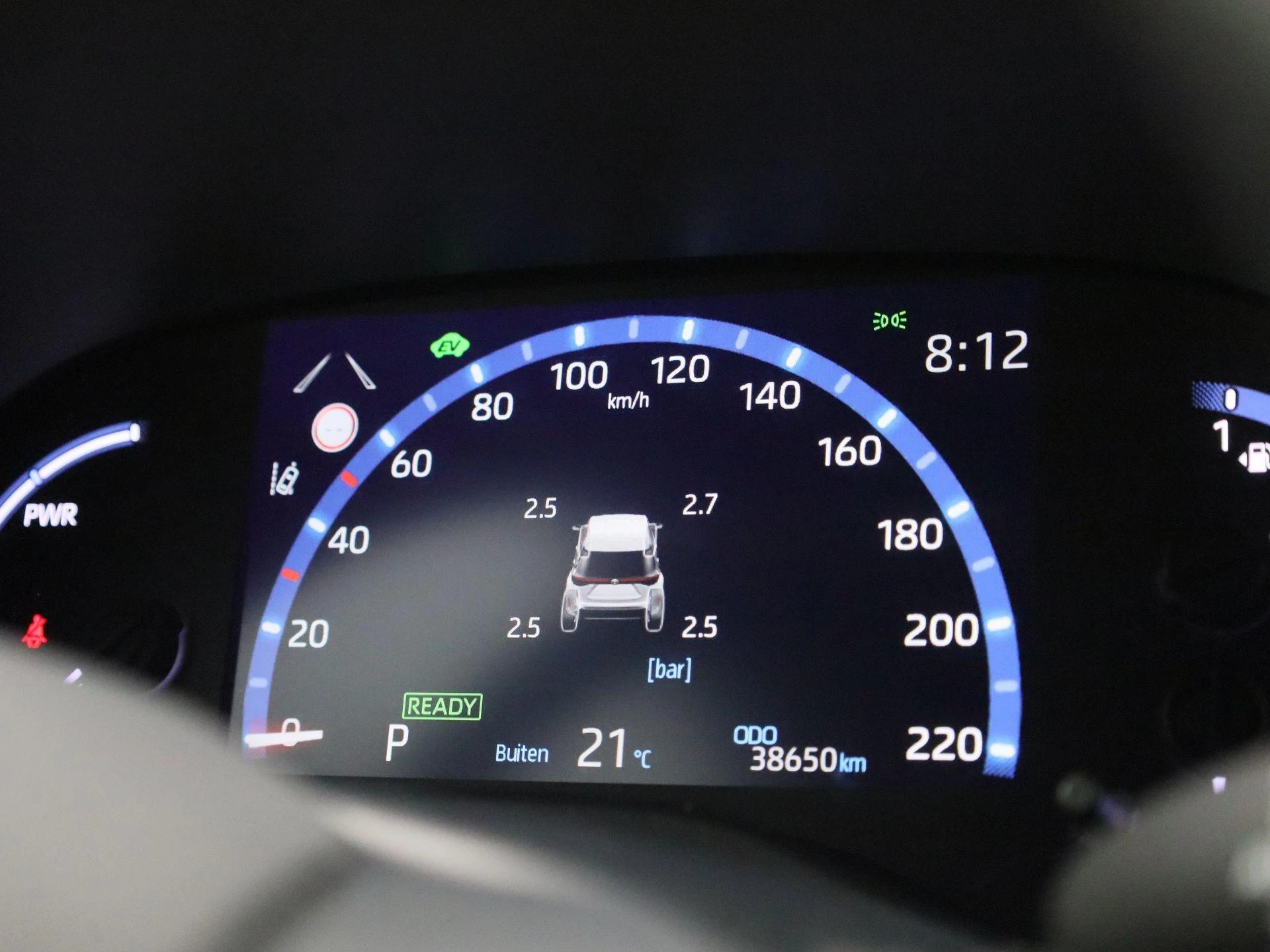 Toyota-Yaris Cross-image-28
