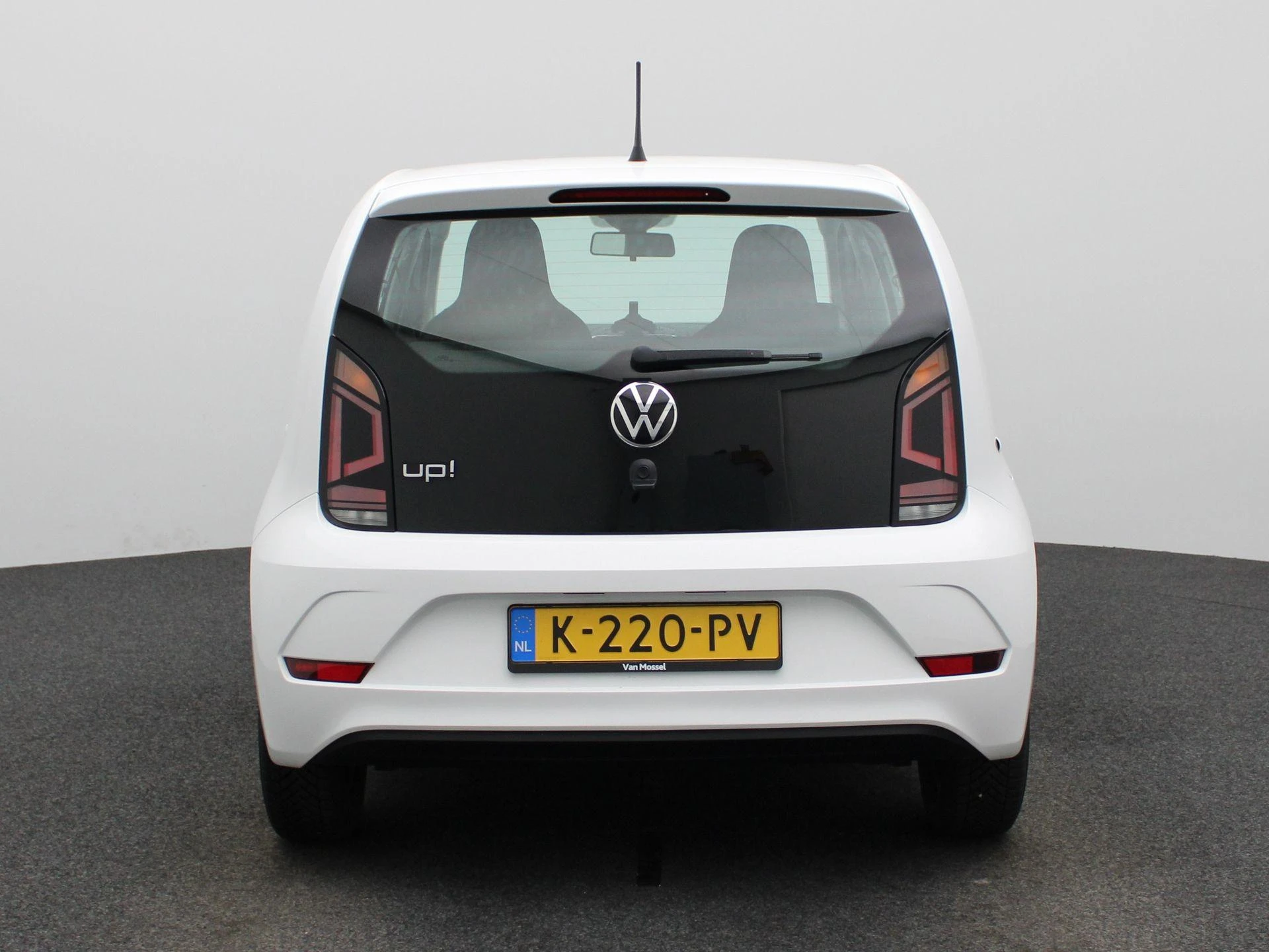 Volkswagen-up!-image-4