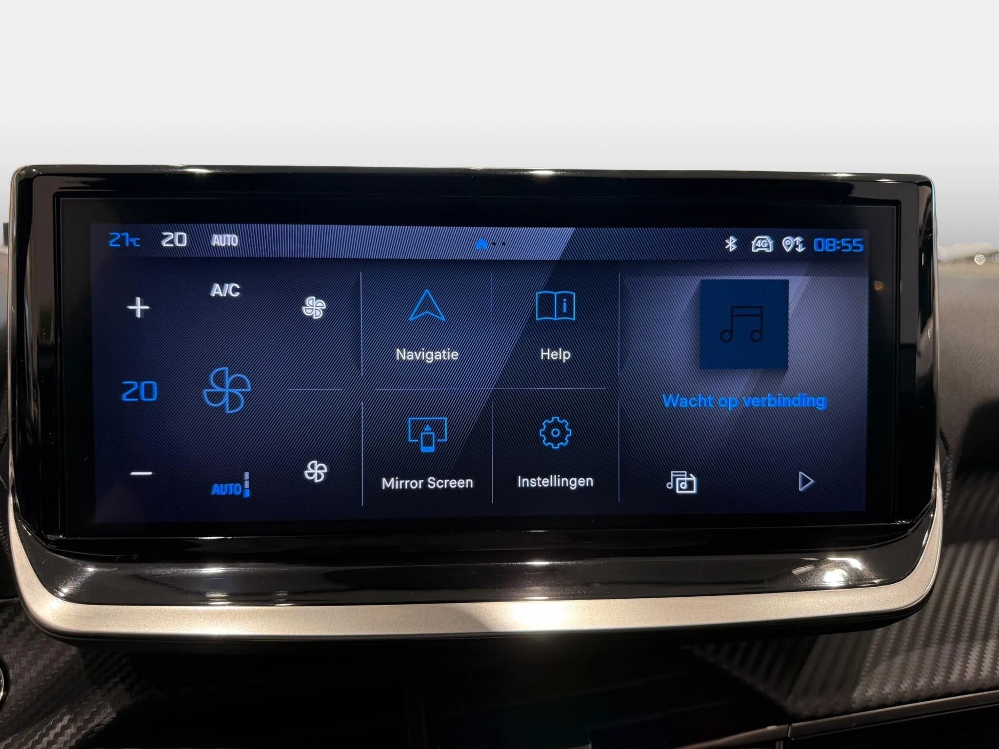 Peugeot-2008-image-11
