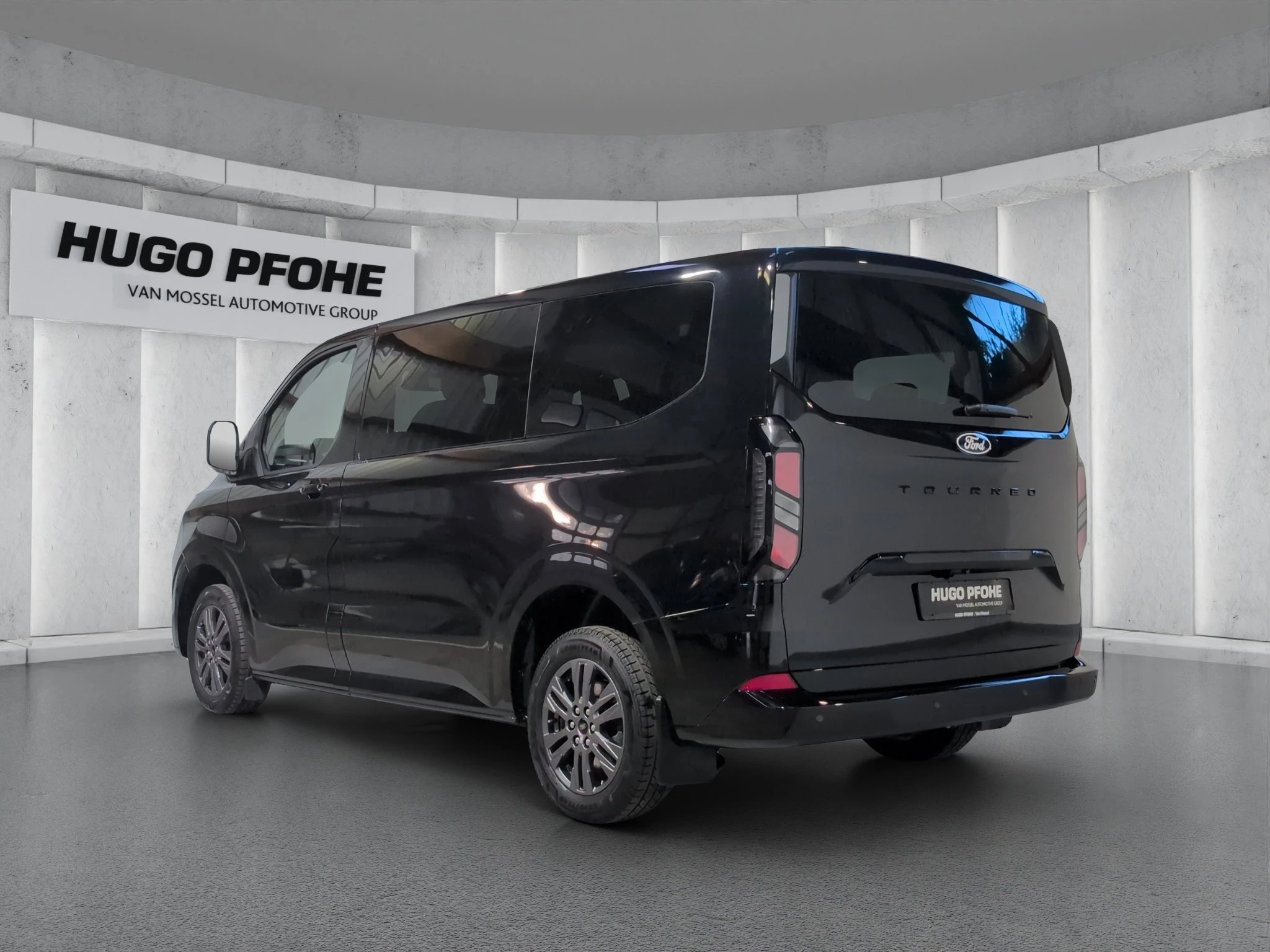 Ford-Tourneo Custom-image-2