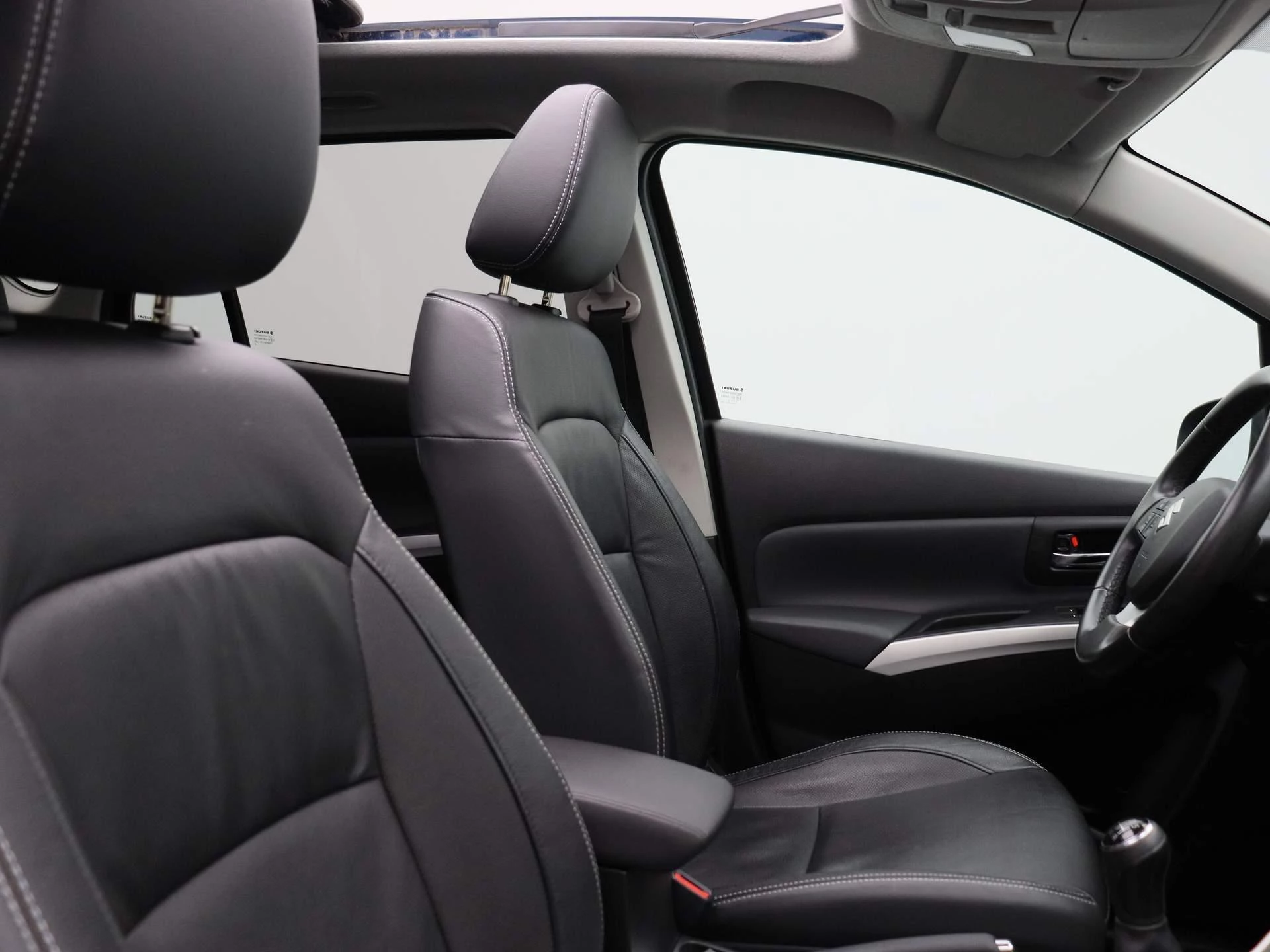 Suzuki-S-Cross-image-32