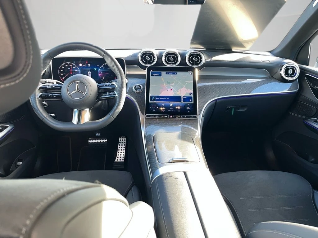 Mercedes-Benz-GLC 300 d-image-11