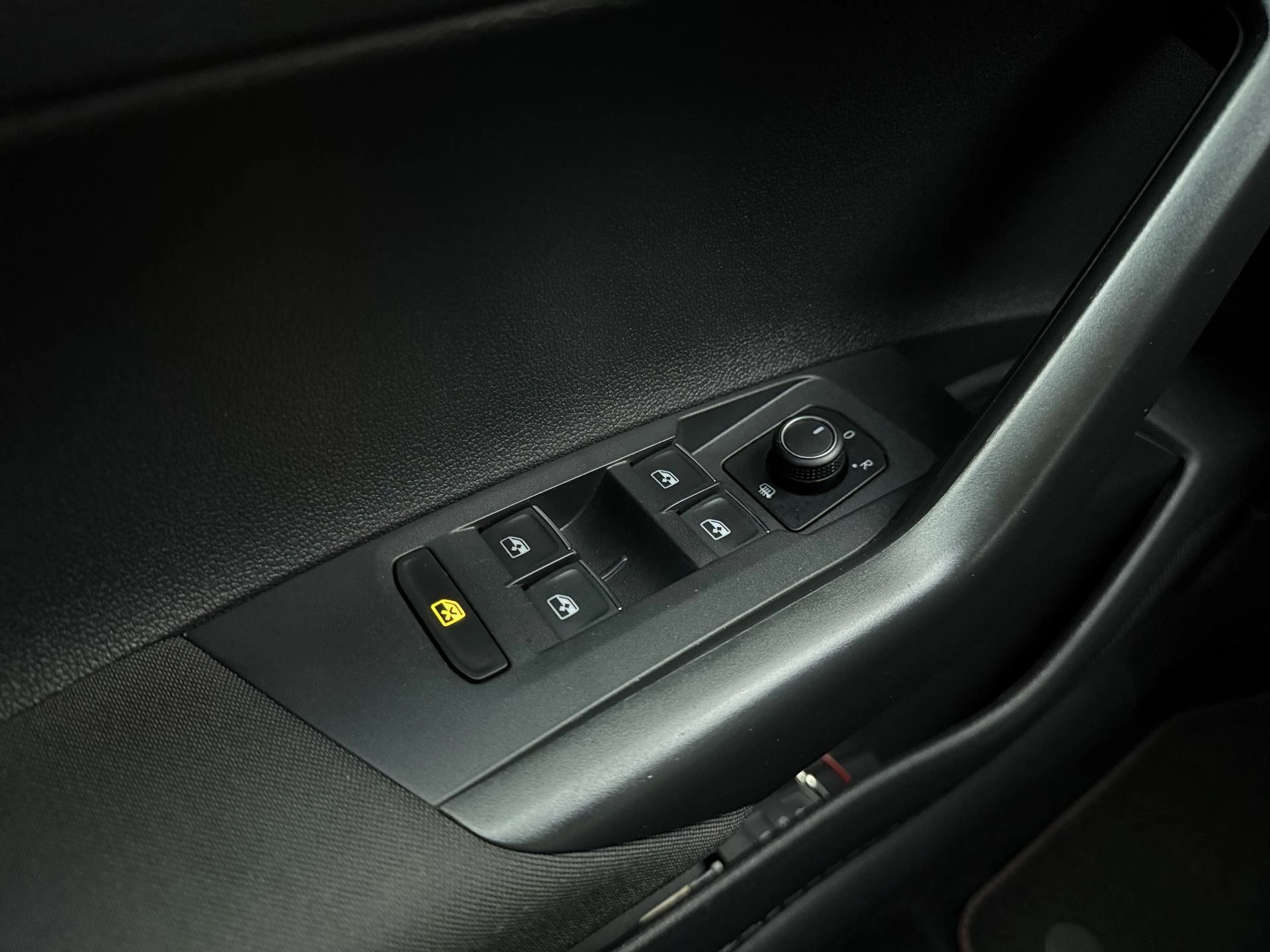 Volkswagen-Polo-image-14