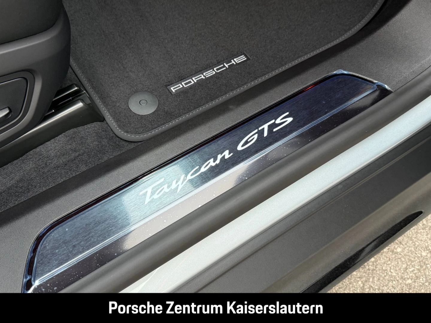 Porsche Taycan GTS Sport Turismo HA-Lenkung Active-Ride gts