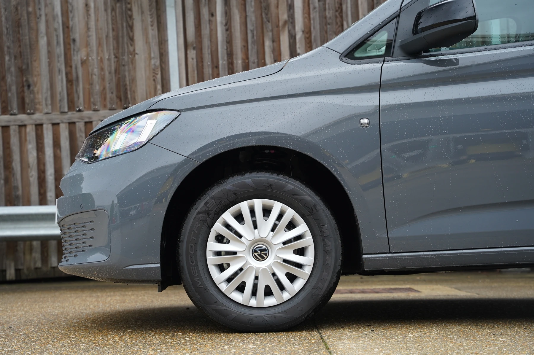 Volkswagen-Caddy-image-4