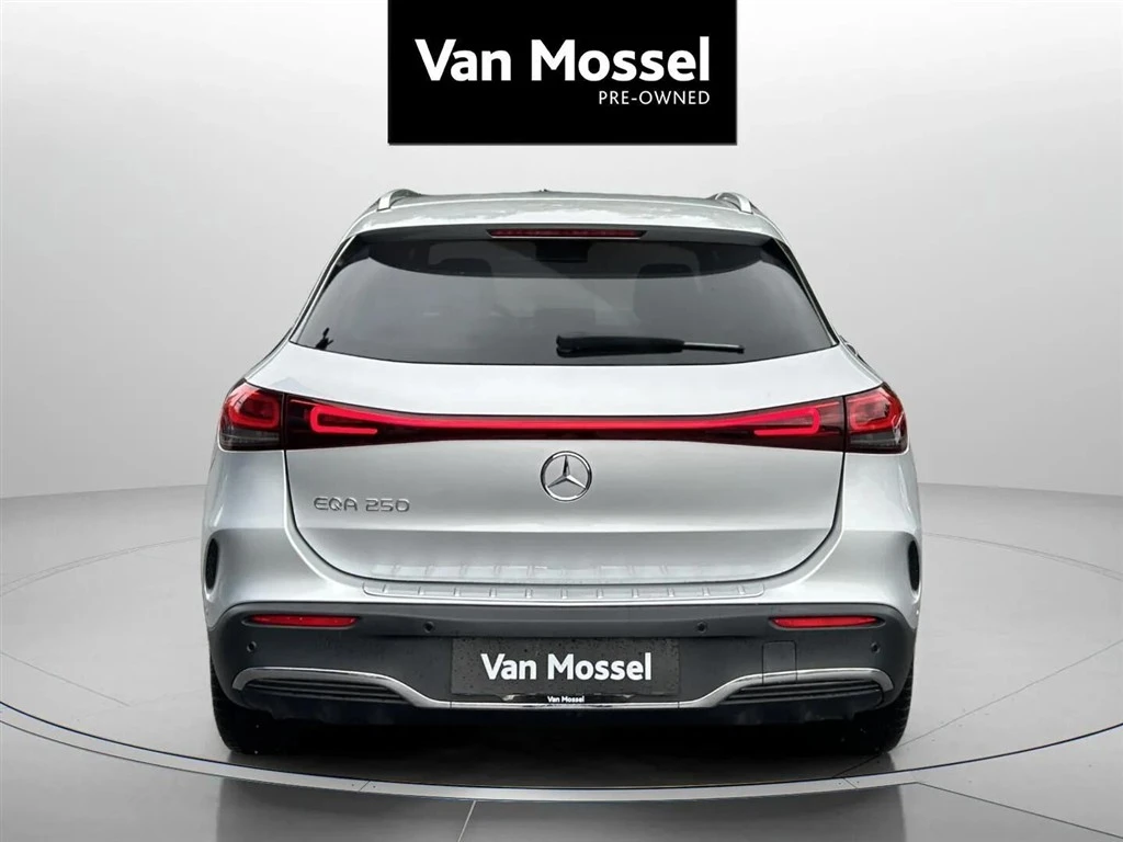 Mercedes-Benz-EQA-image-5