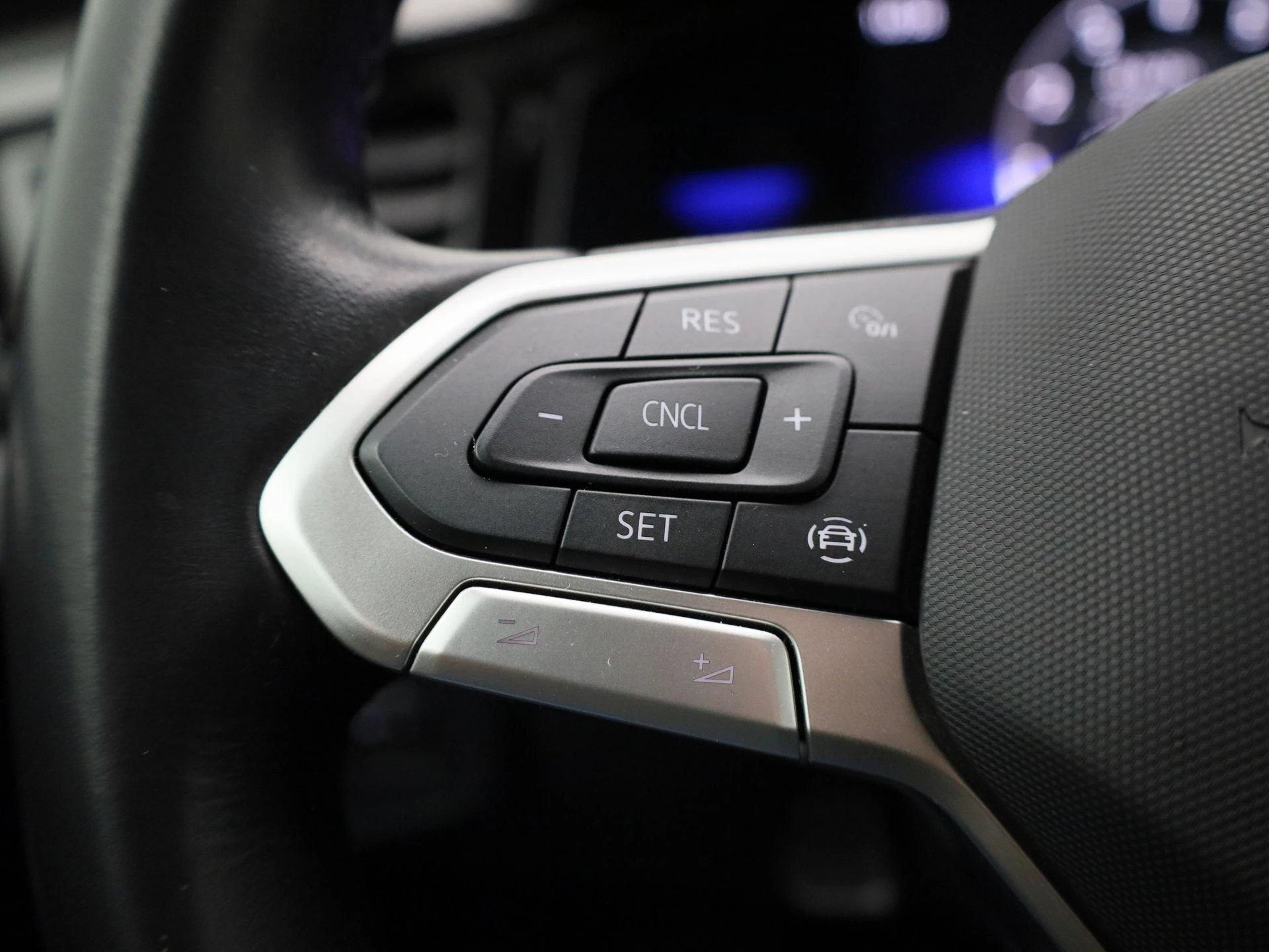 Volkswagen-Polo-image-16