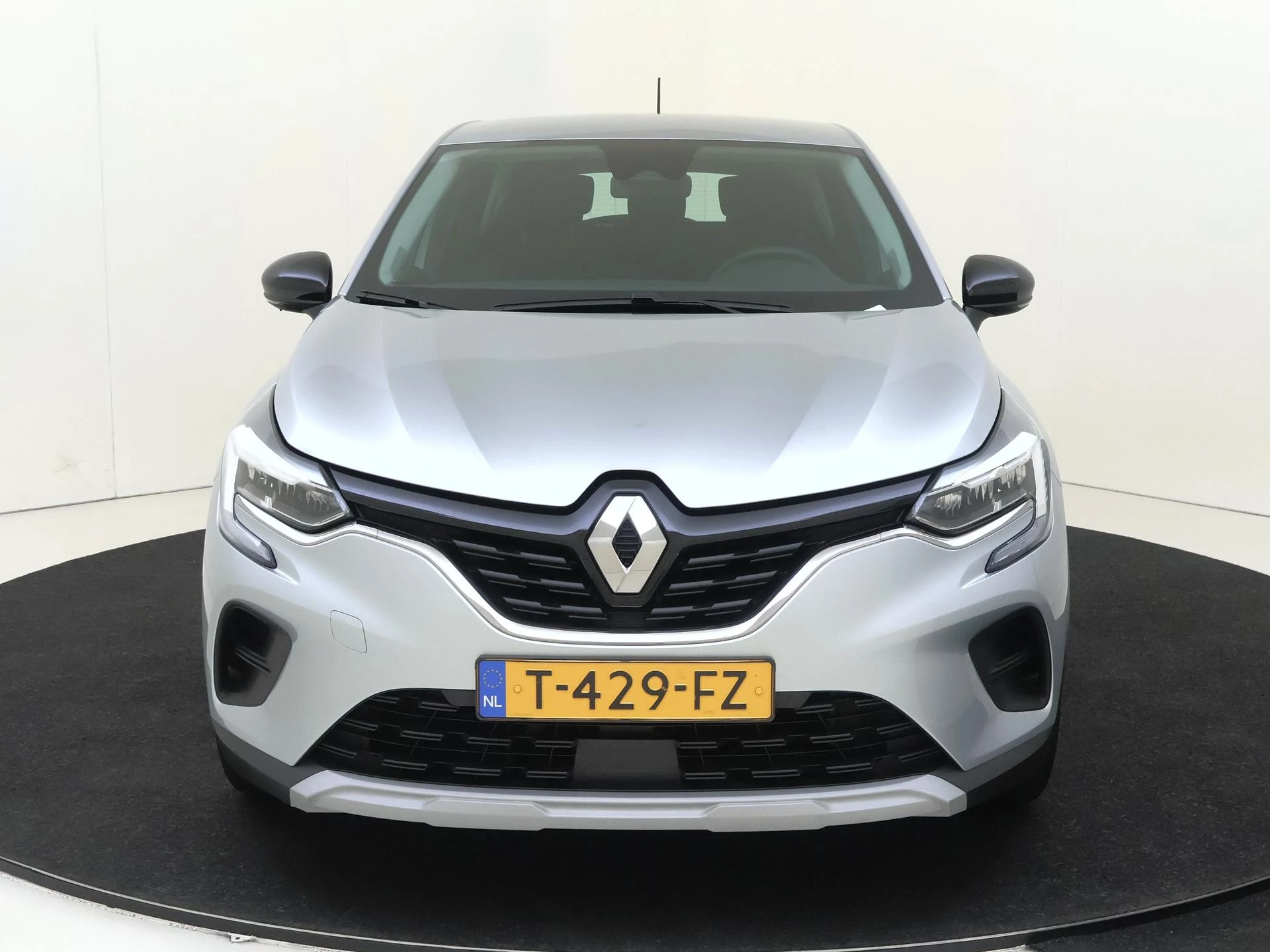 Renault-Captur-image-1
