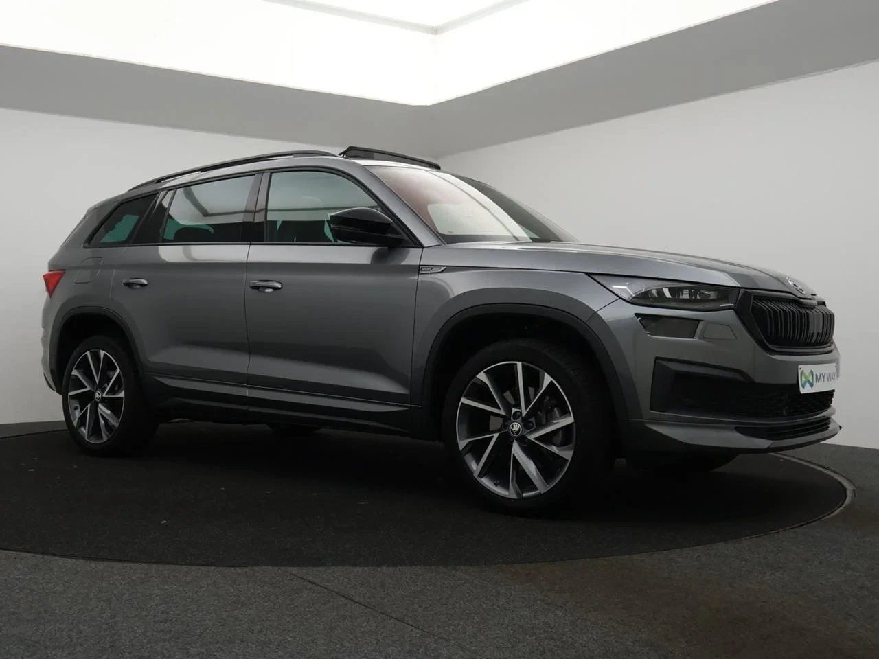 Škoda Kodiaq Kodiaq 2.0TSI 4x4 Sportline 190PK *AUTOMAAT*PANODAK*7 ZITPLAATSEN*TREKHAAK*LEDER*ALCANTARA*SPORTZETELS*CAMERA*CRUISE*PDC*...*