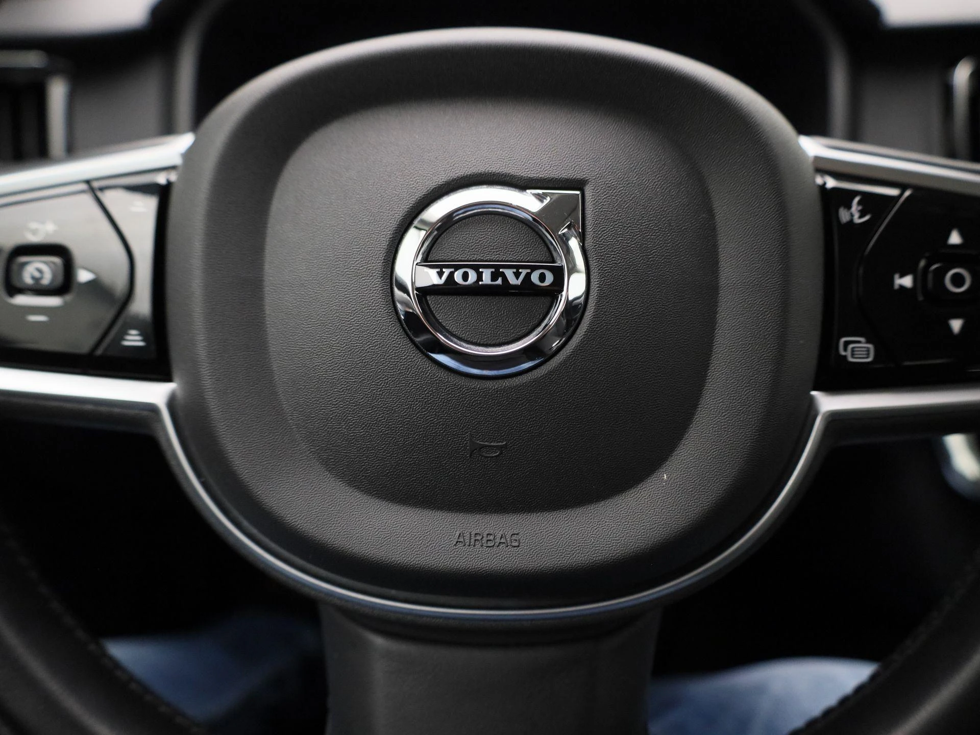 Volvo-V90-image-32
