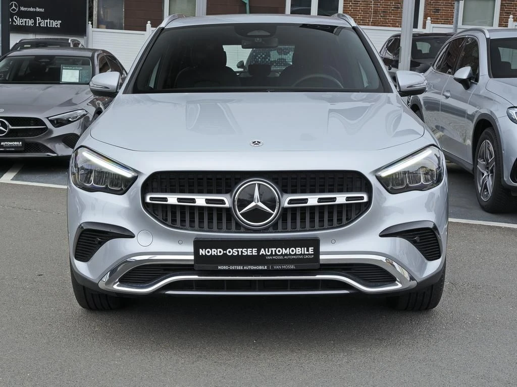 Mercedes-Benz-GLA 200 d-image-2
