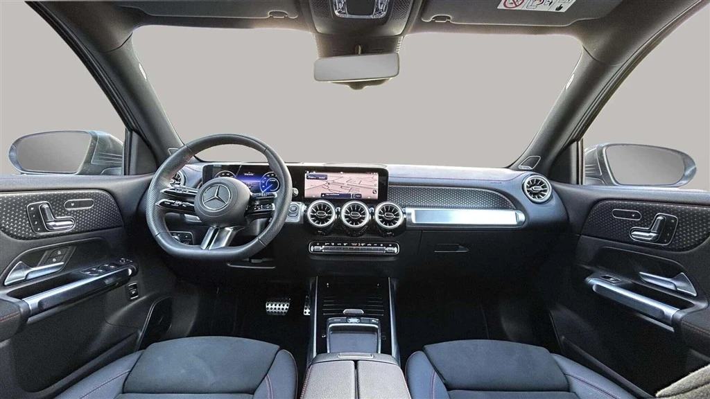 Mercedes-Benz-EQB-image-12