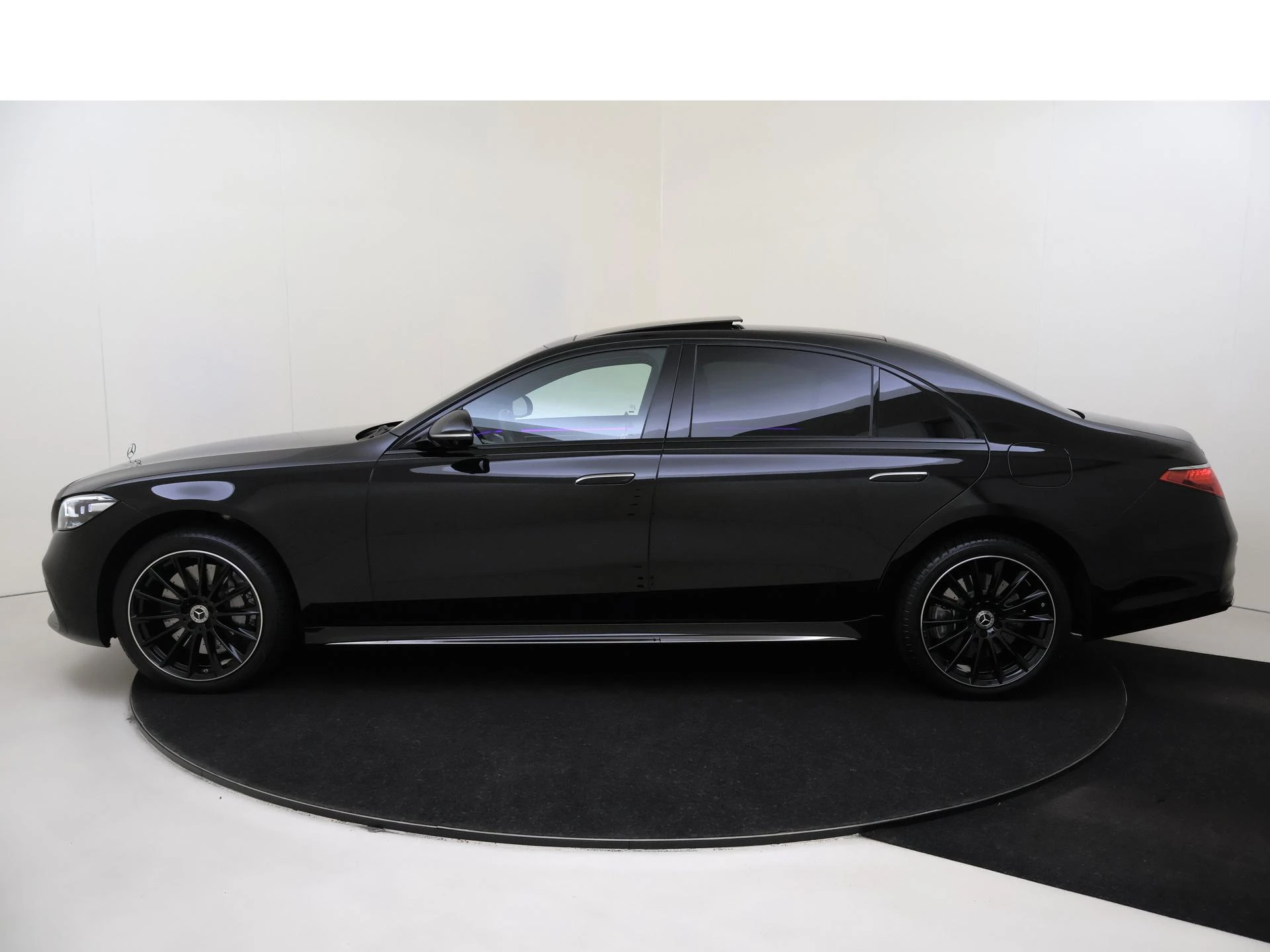 Mercedes-Benz-S-Klasse-image-7