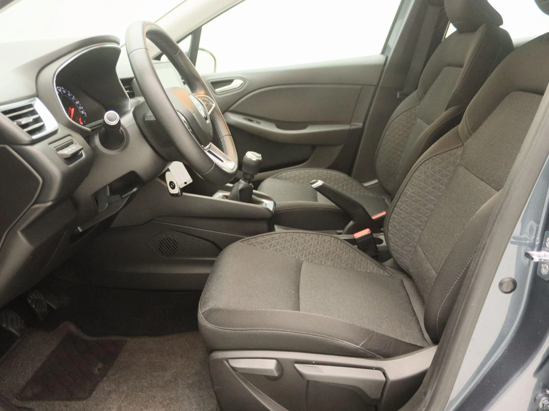 Renault-Clio-image-11