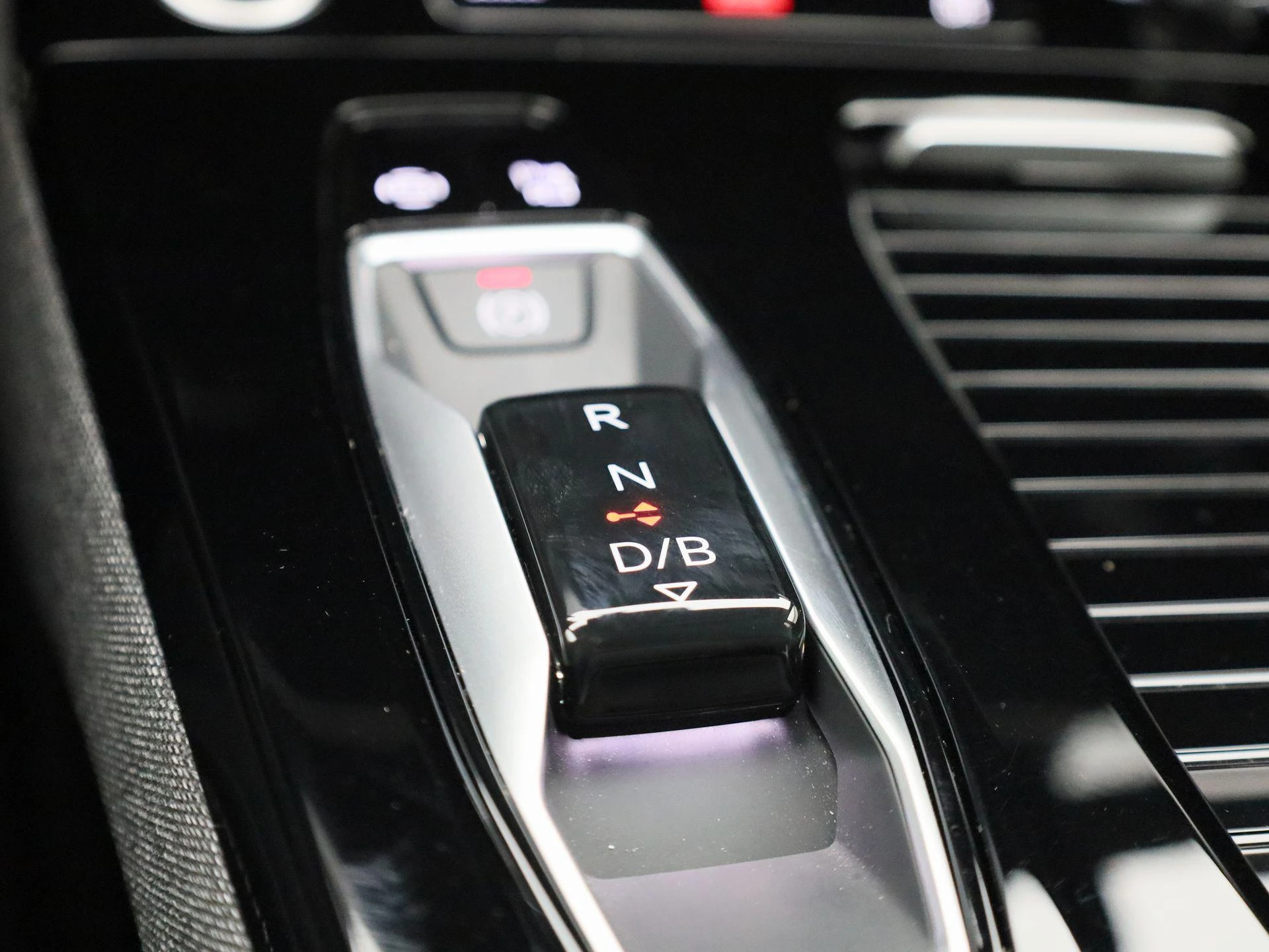 Audi-Q6 e-tron-image-20