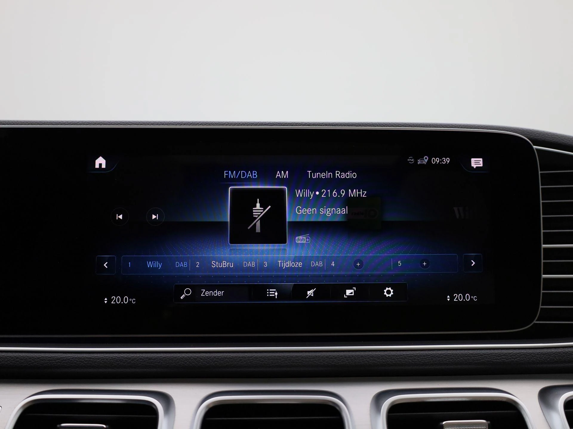 Mercedes-Benz-GLE-image-22