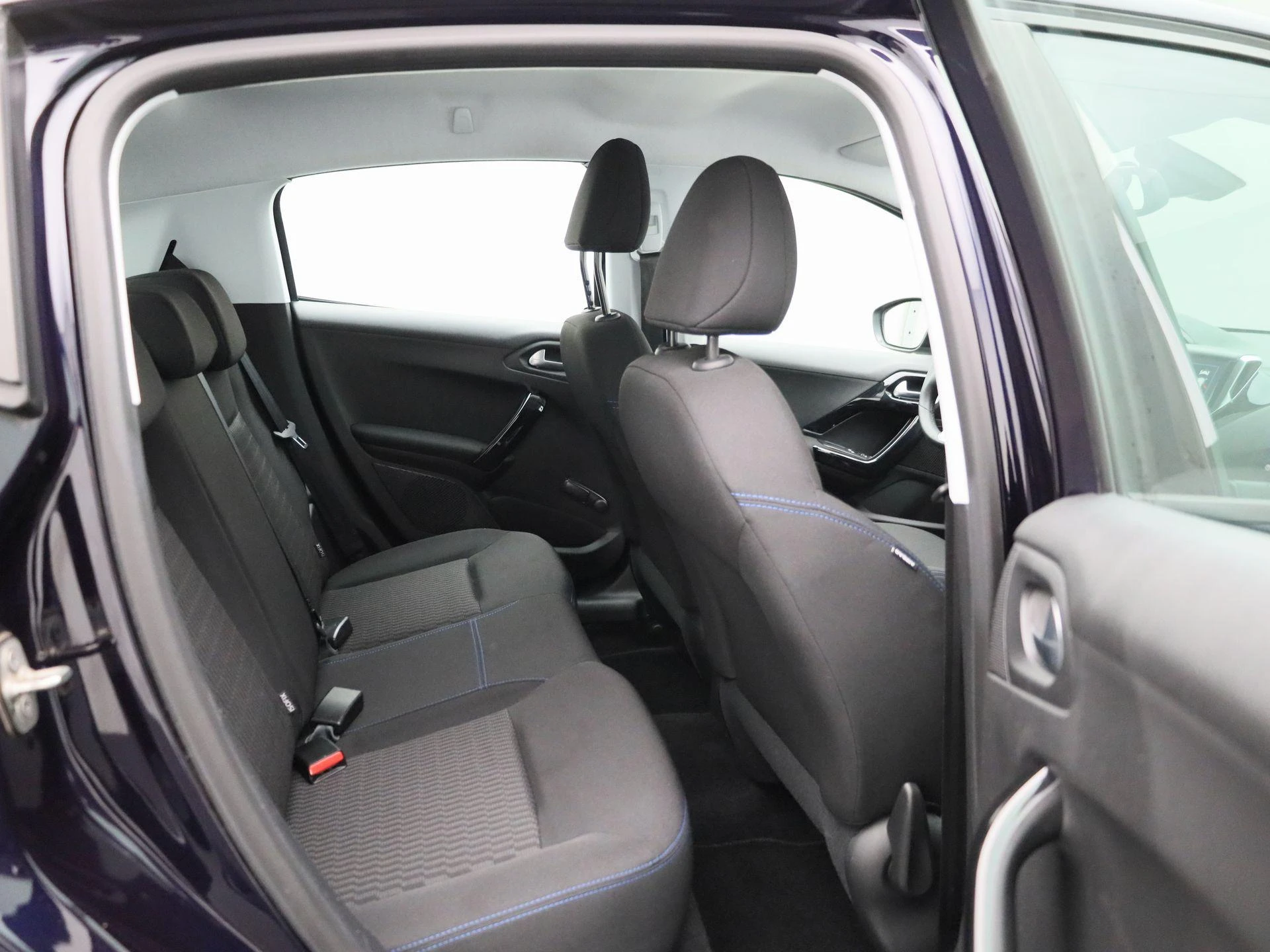 Peugeot-208-image-31