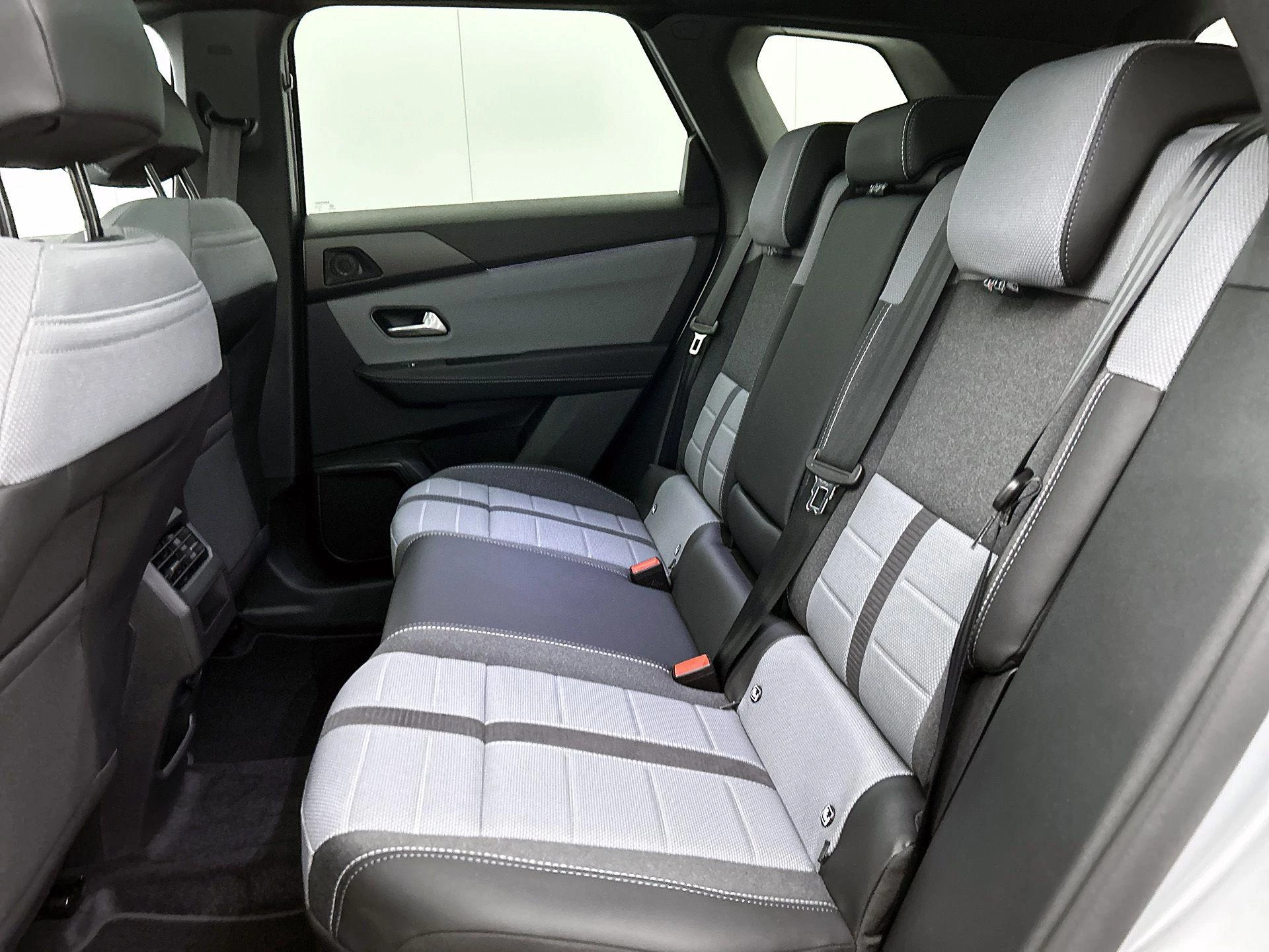 Opel-Grandland-image-25