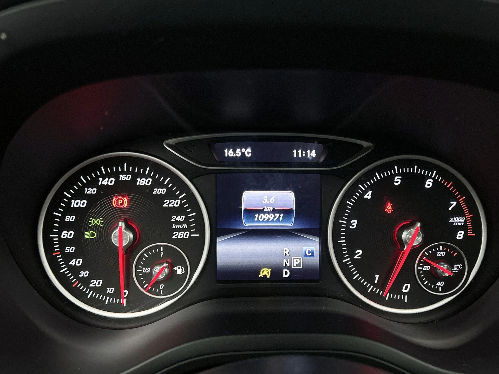 Mercedes-Benz-B-Klasse-image-10