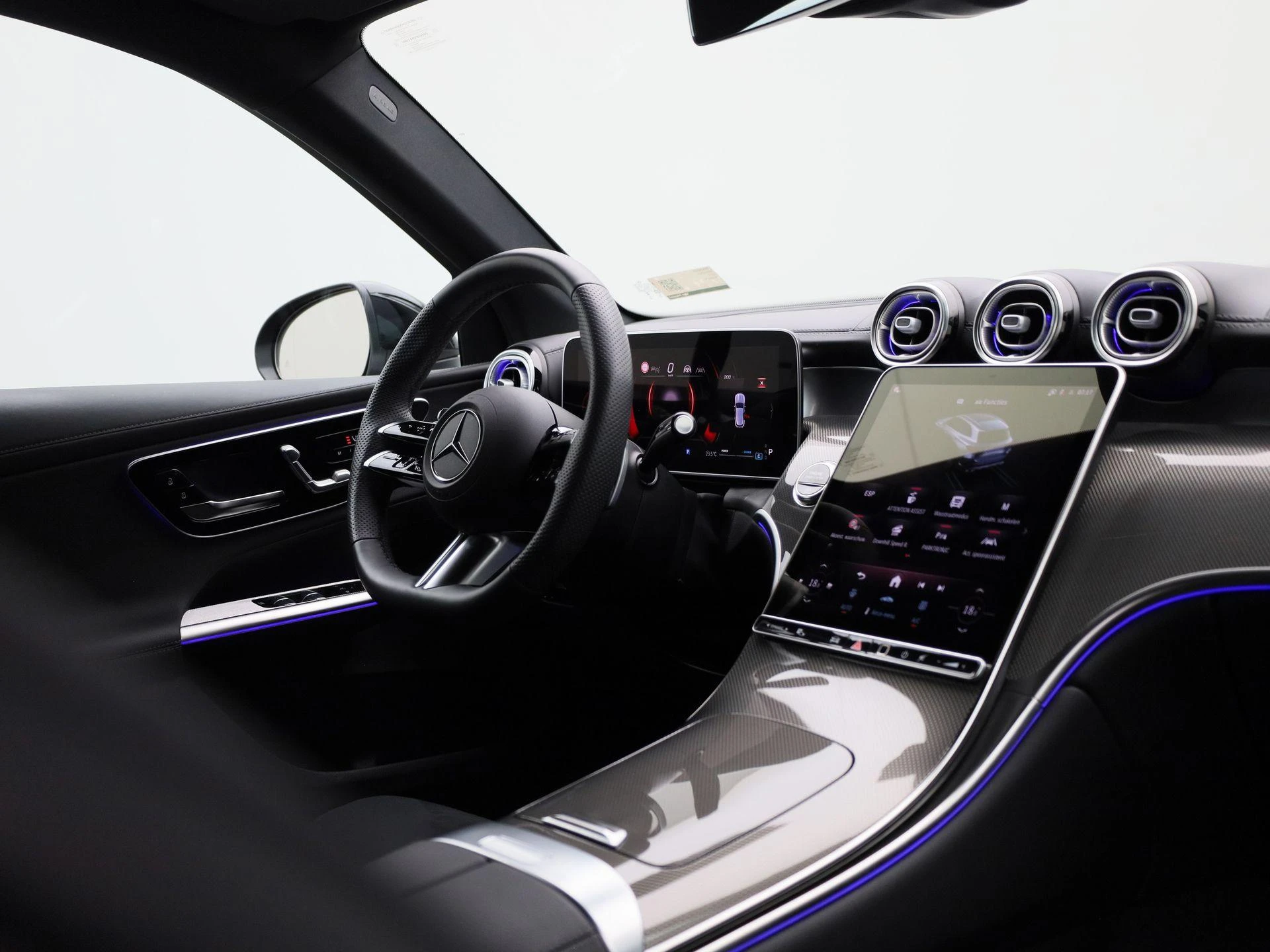 Mercedes-Benz-GLC-image-41