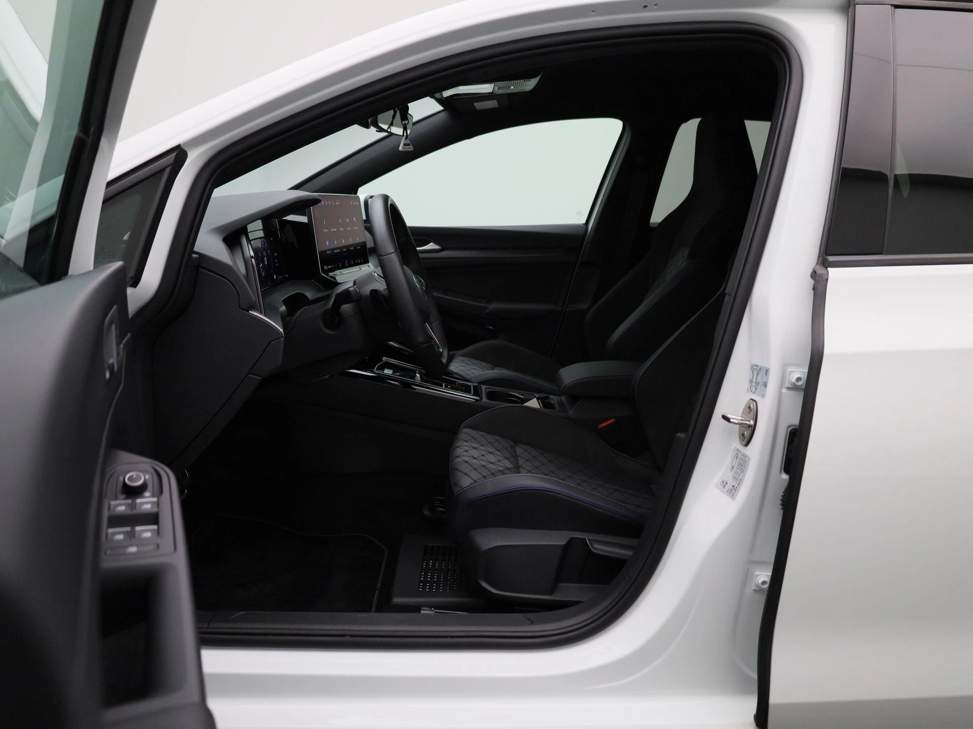 Volkswagen Golf 1.5 eTSI R-Line Edition