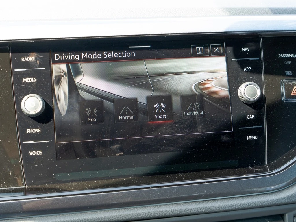 Volkswagen-Polo-image-10