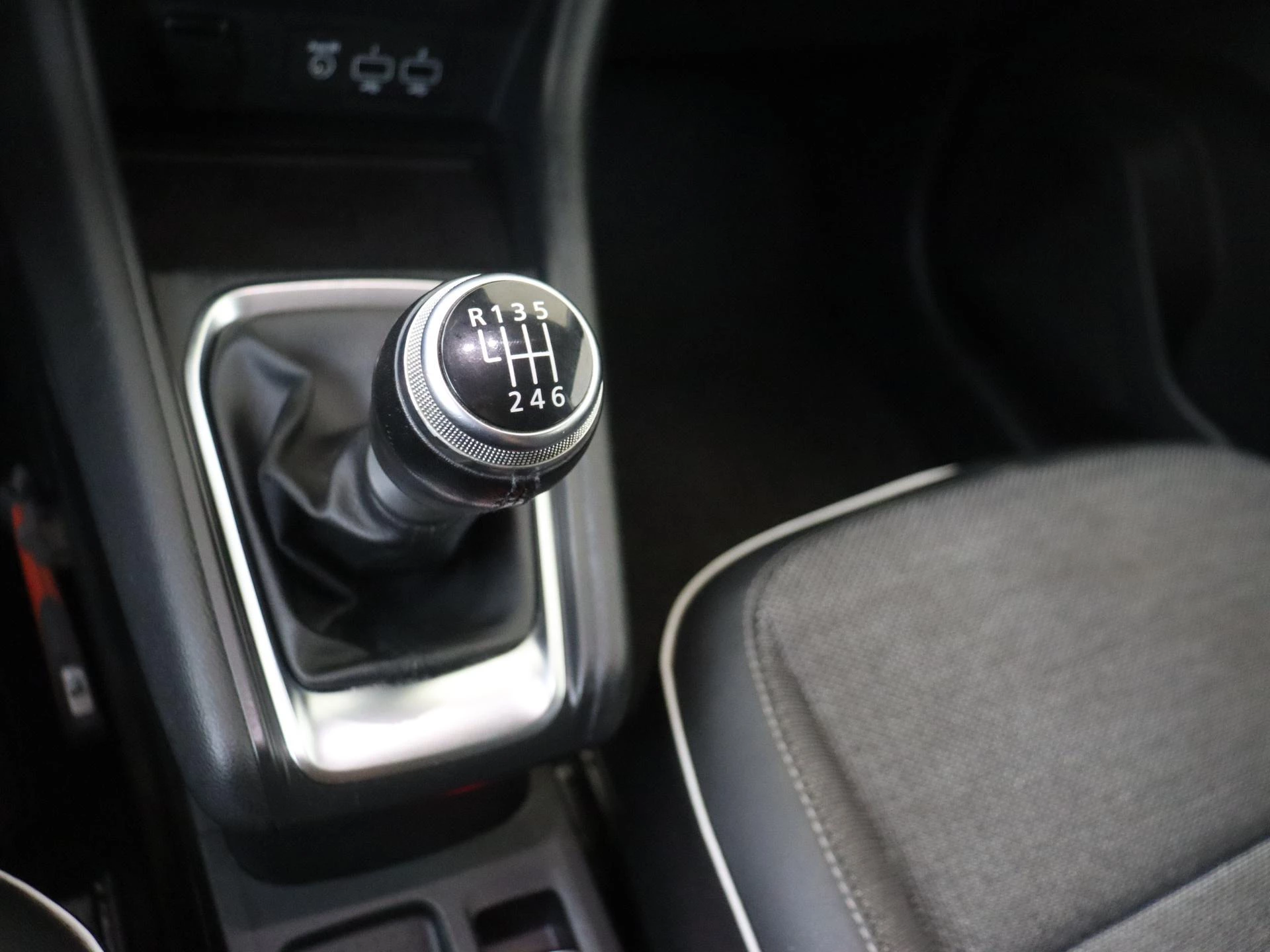 Renault-Captur-image-14