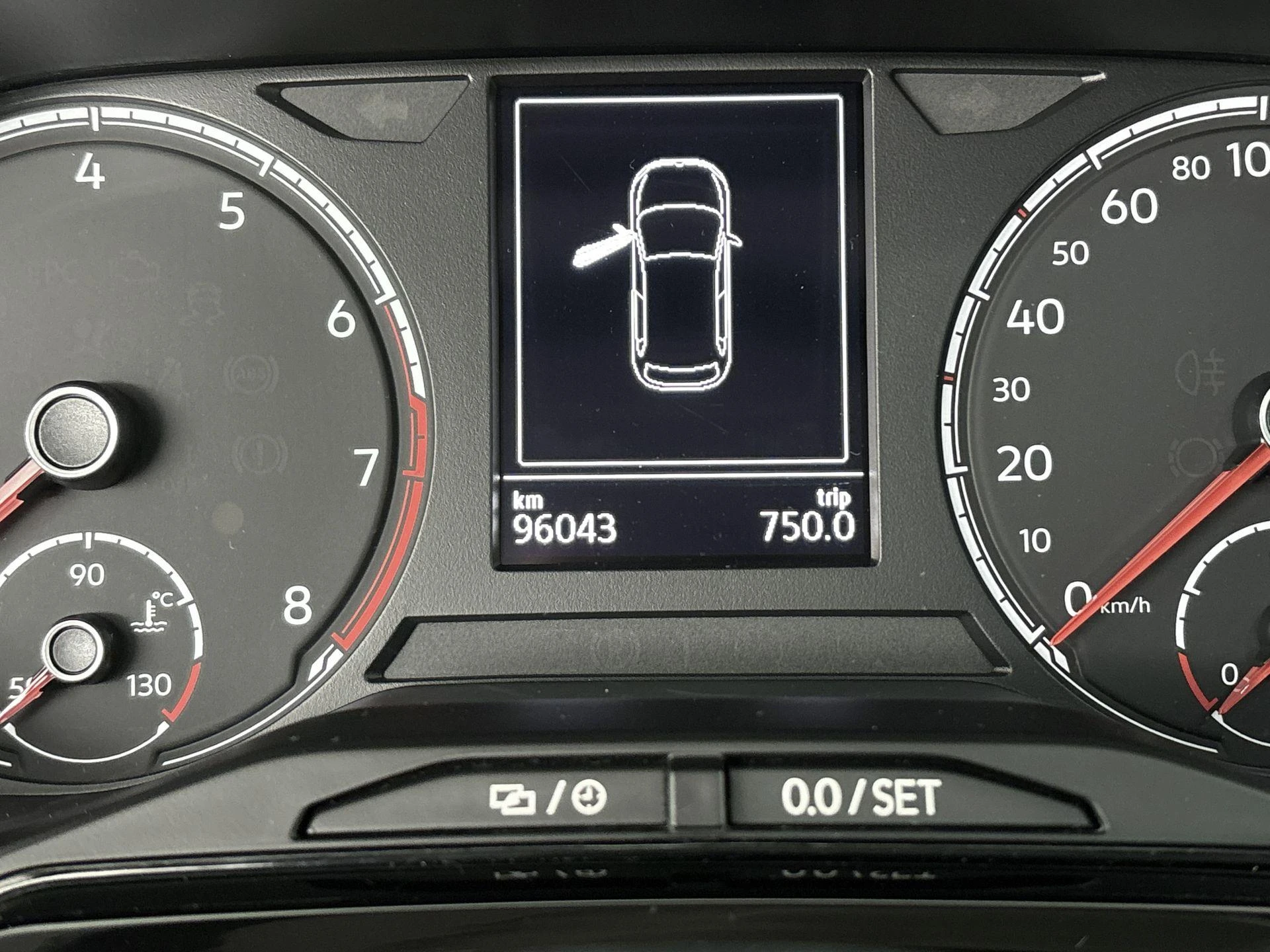 Volkswagen-Polo-image-8