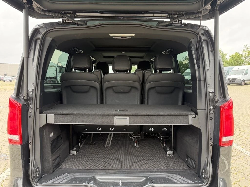 Mercedes-Benz-V-Klasse 300-image-9