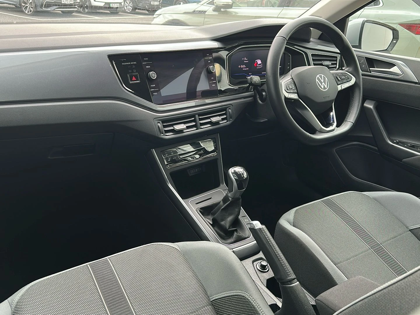 Volkswagen-Polo-image-1