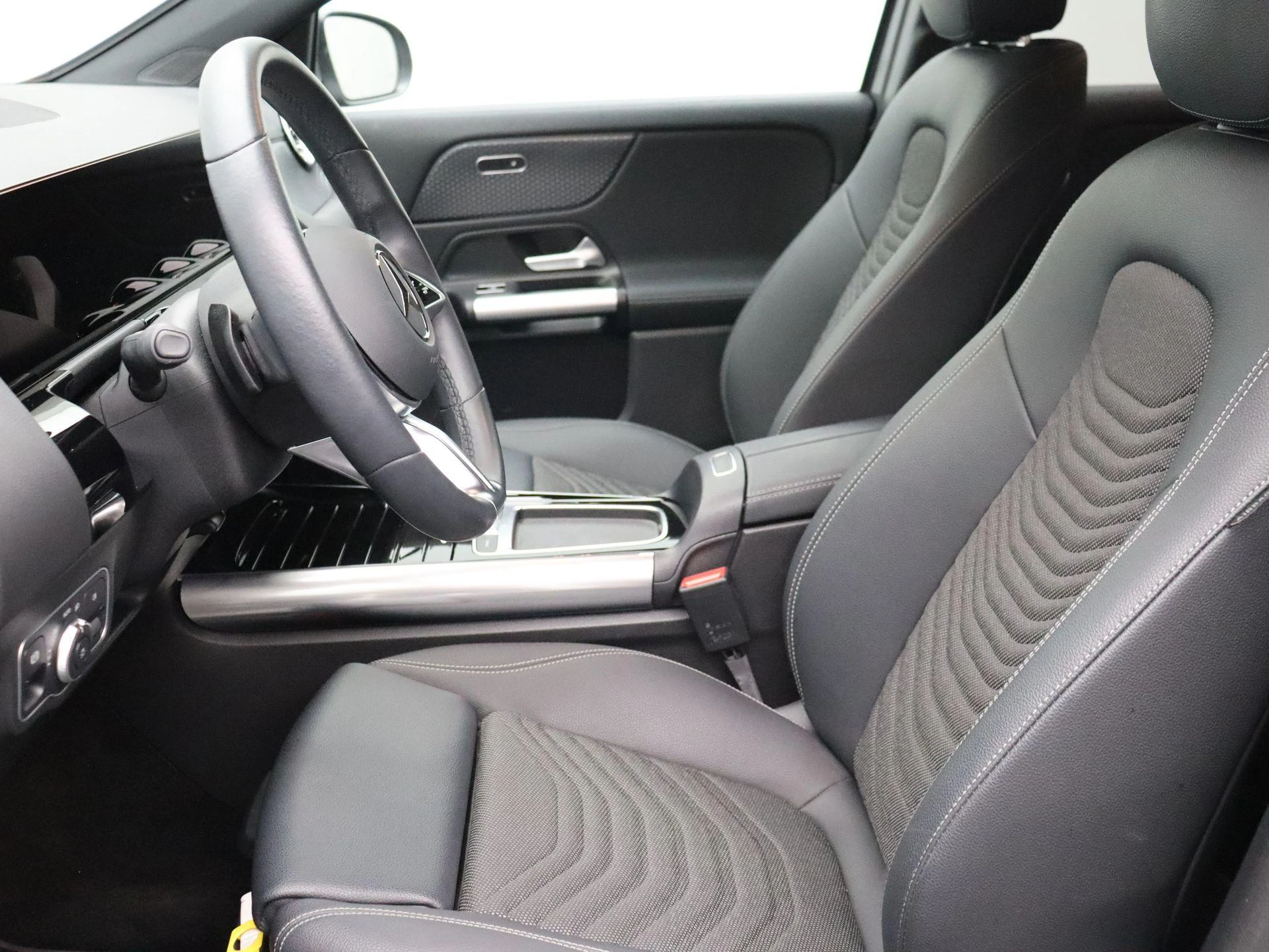 Mercedes-Benz EQA 250+ Business Line