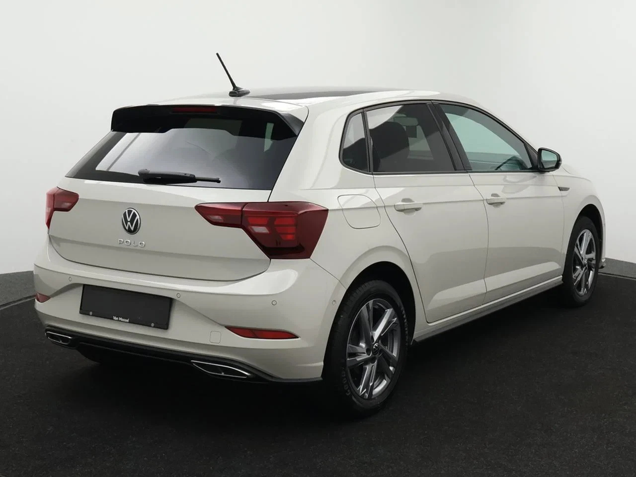 Volkswagen-Polo-image-15