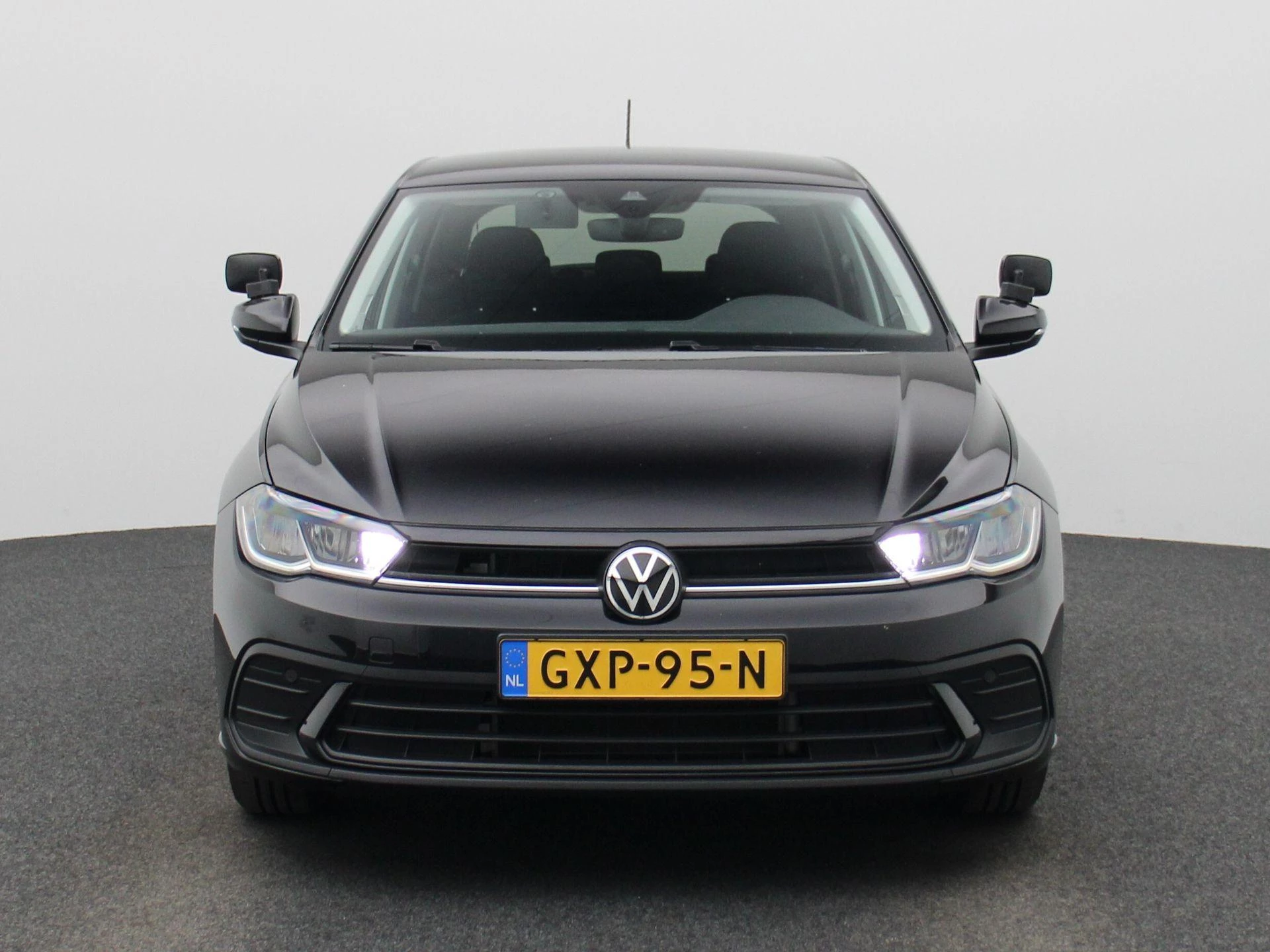Volkswagen-Polo-image-2
